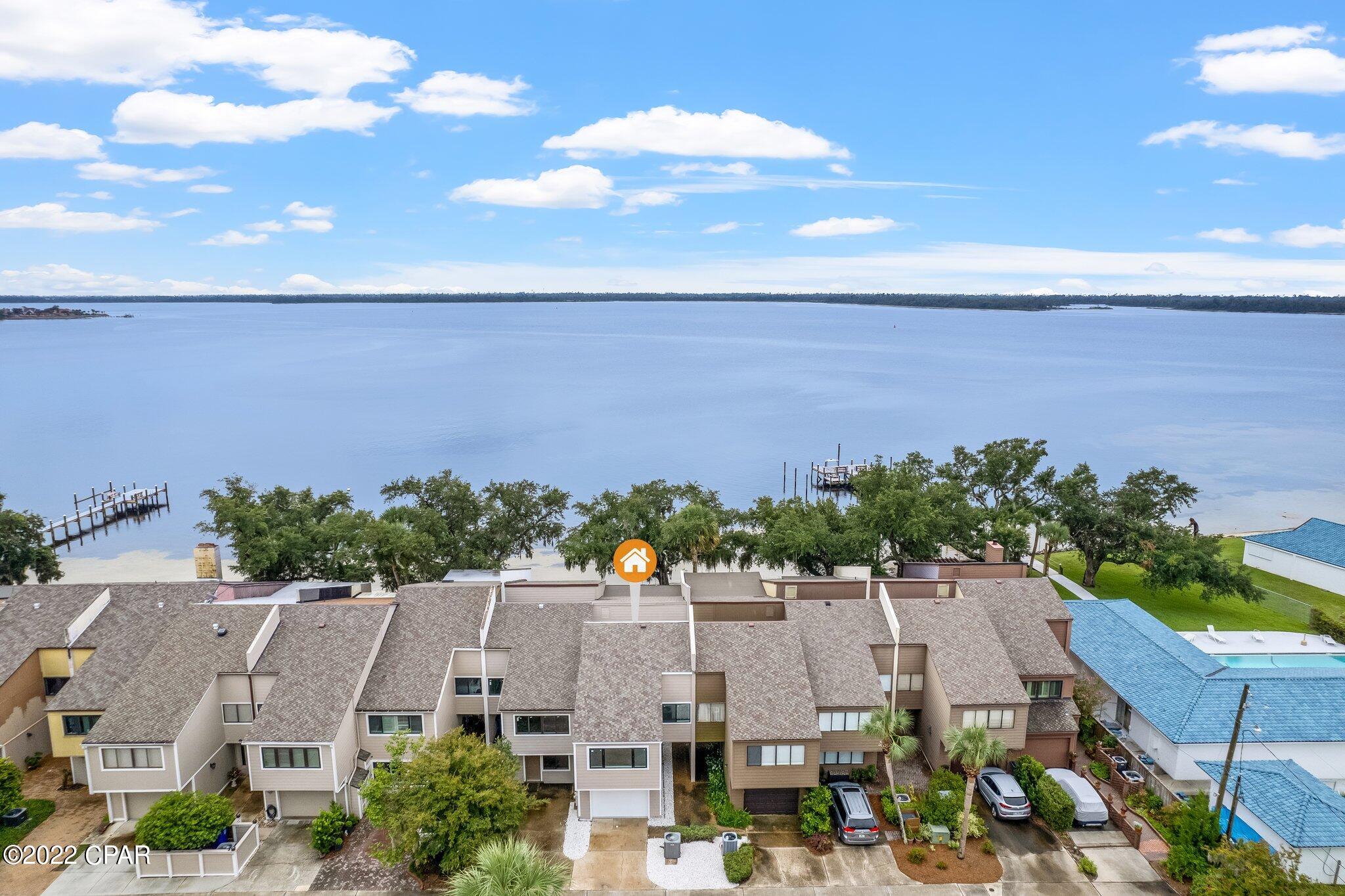 Bay Oaks Townhouses - Residential