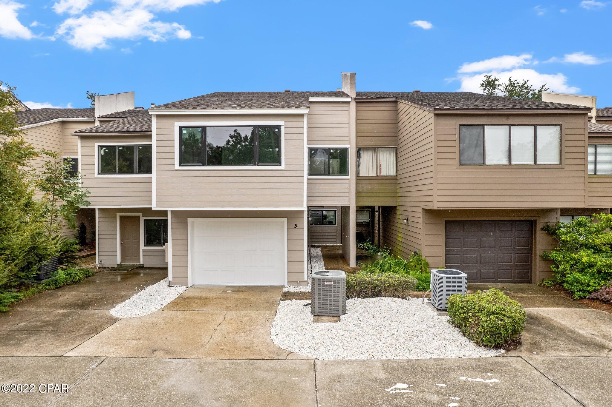 Bay Oaks Townhouses - Residential