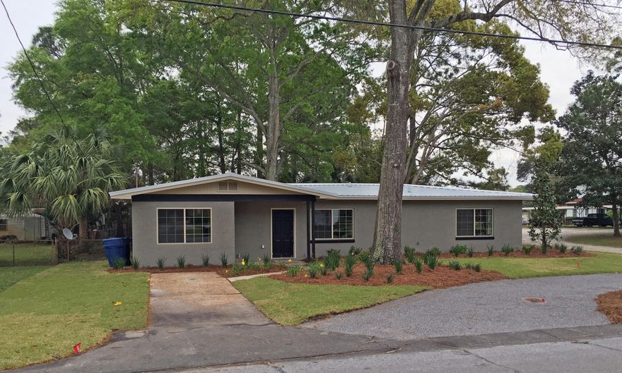 What a spectacular opportunity to own a completely remodeled home in the very desirable Cove.  This house has had all things completed.  New metal roof, all wiring, plumbing windows, exterior finish, floors, doors plus kitchen and baths are new.

Two living areas plus a split bedroom  make it a great option for a growing family.

This should be a priority  to see.



Please verify all estimated measurements, dimensions and other listing information if important.