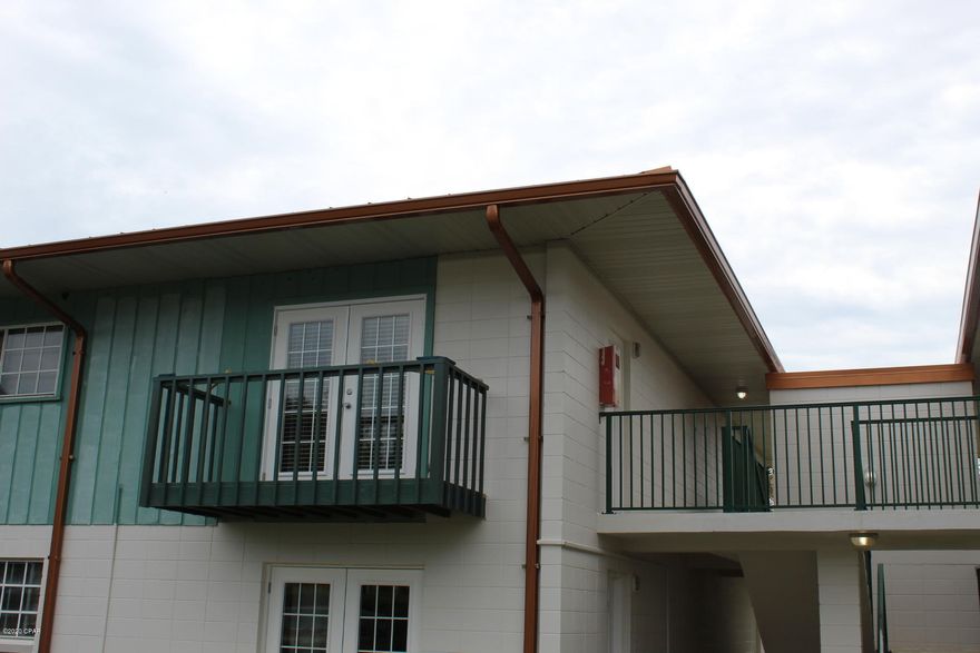 Only 20 minutes to Tyndall AFB, and only about 10 minutes to the Naval Station. LANDMARK CONDOMINIUMS located on the bay in St. Andrews- 1 Bedroom, 1 bath upstairs unit. Ceramic tile in the living, dining, kitchen, bath rooms & carpet in the bedroom. Equipped w/ appliances. Near lots of unique shopping & dining opportunities in the revitalized St. Andrews area of Panama City. Enjoy fishing, swimming, walks along the beach, or down scenic Historic Beach Drive. Complex features 2 pools, clubhouse, dock, and BBQ area.