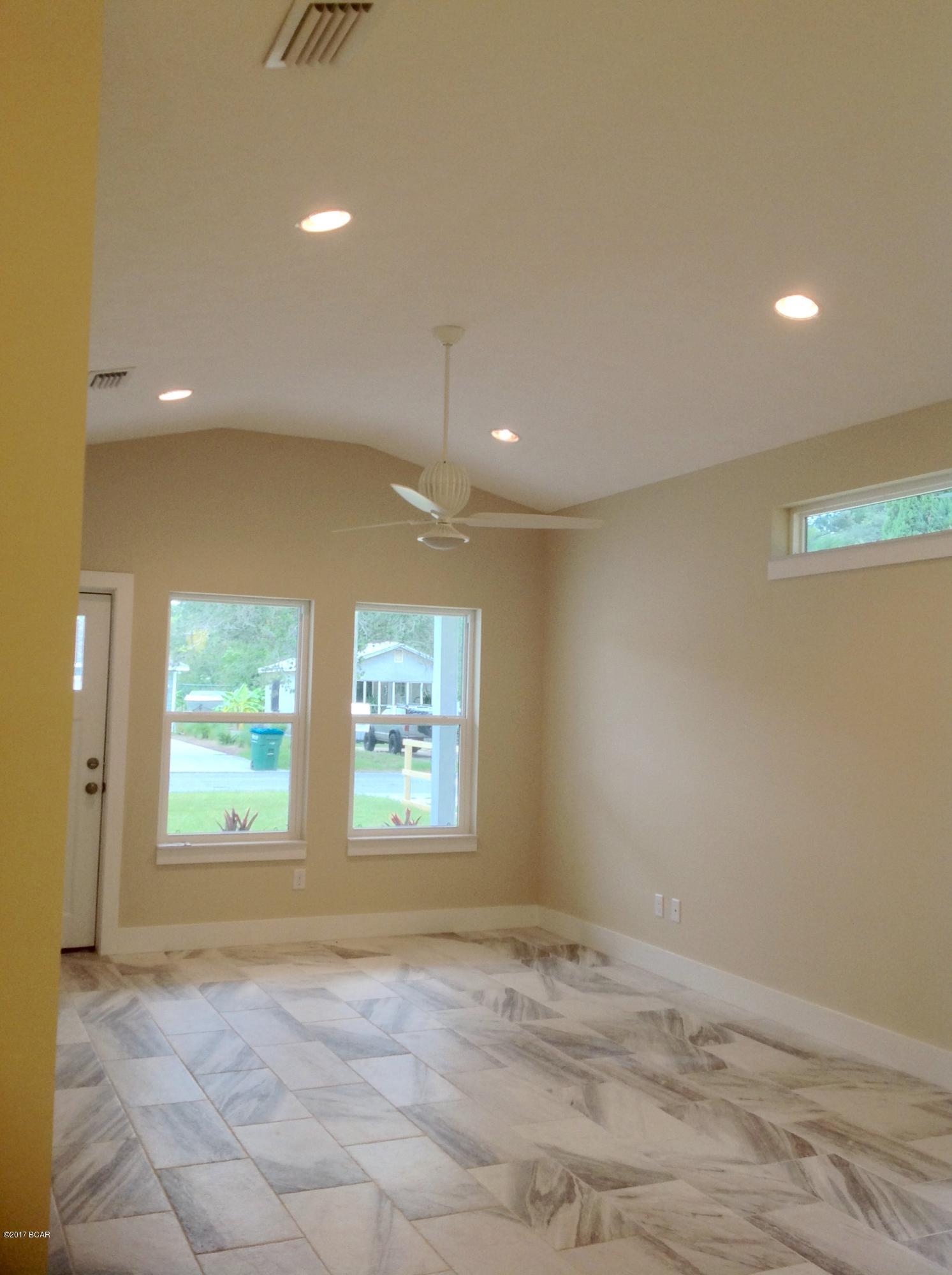 Laguna Beach Estates 8th Add - Residential