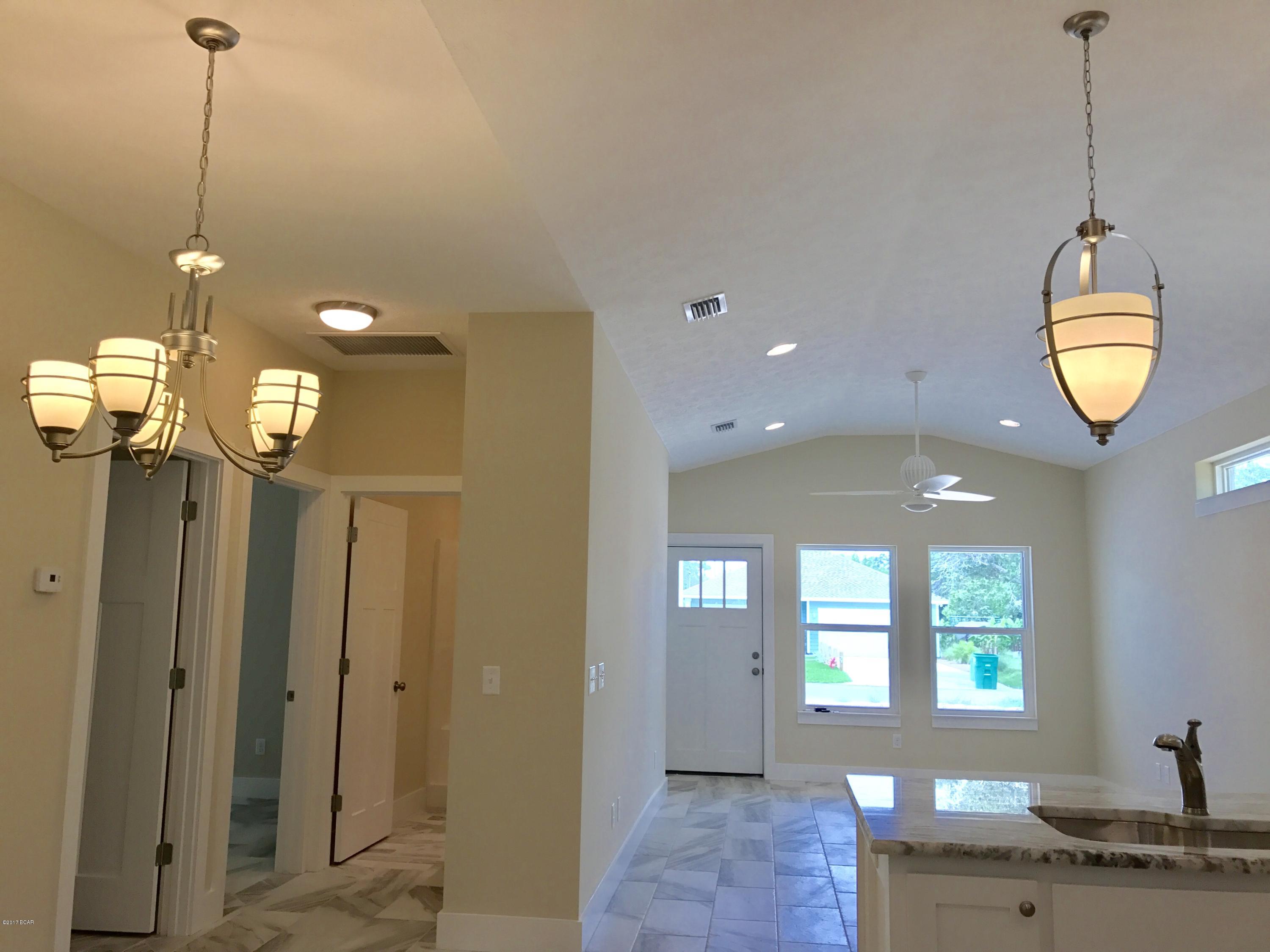 Laguna Beach Estates 8th Add - Residential