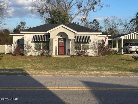 A home in Blountstown