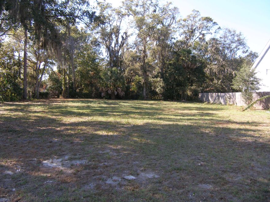 Building Lots in heart of Lynn Haven - 4 lots each 25 x 144 each for a total of 100 x 144. Zoned for 4 townhouses but suitable for single family as well. Cleared and Ready to build on. Great opportunity in the heart of Lynn Haven.