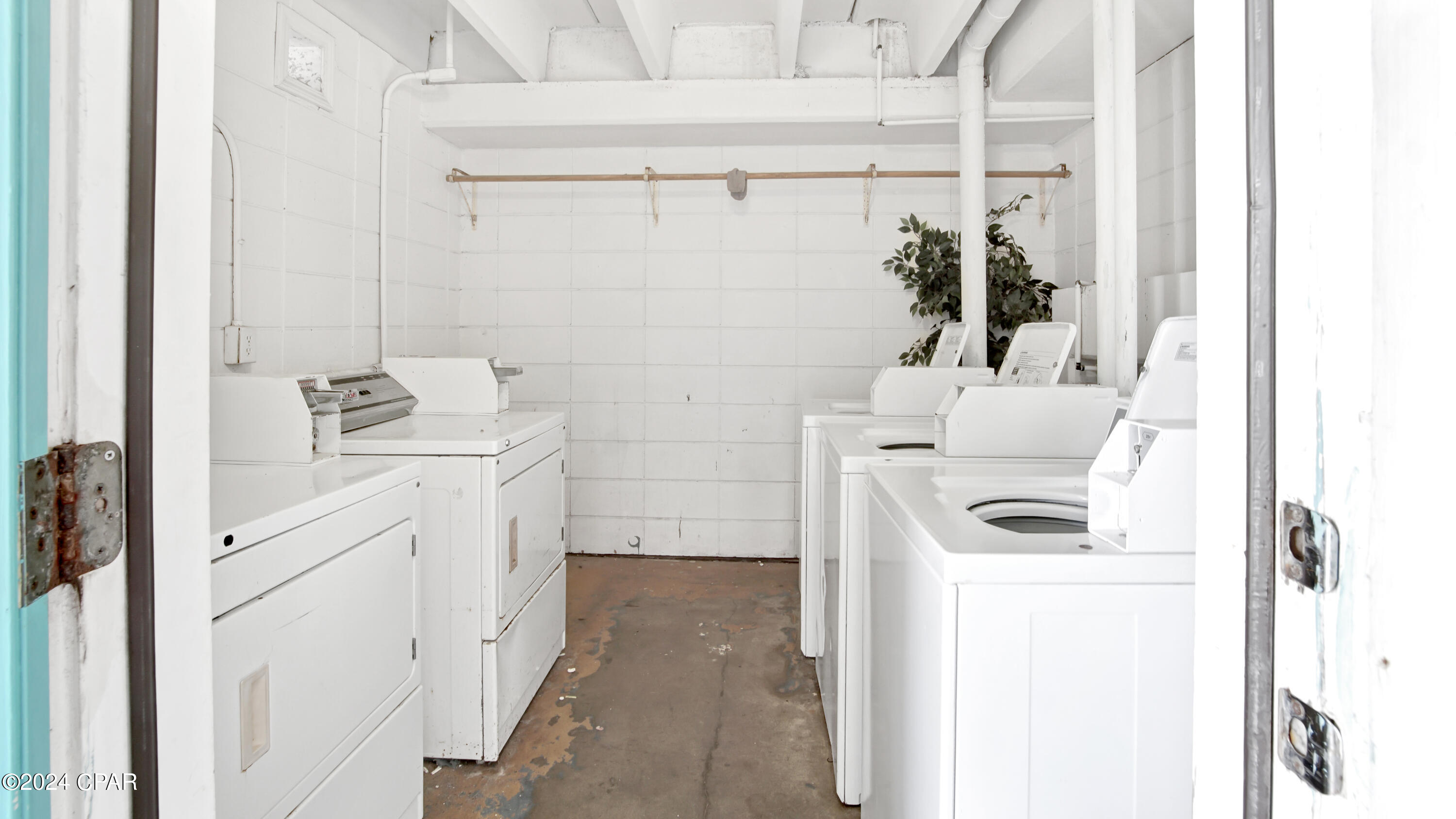 Fontainebleau Terrace - Residential