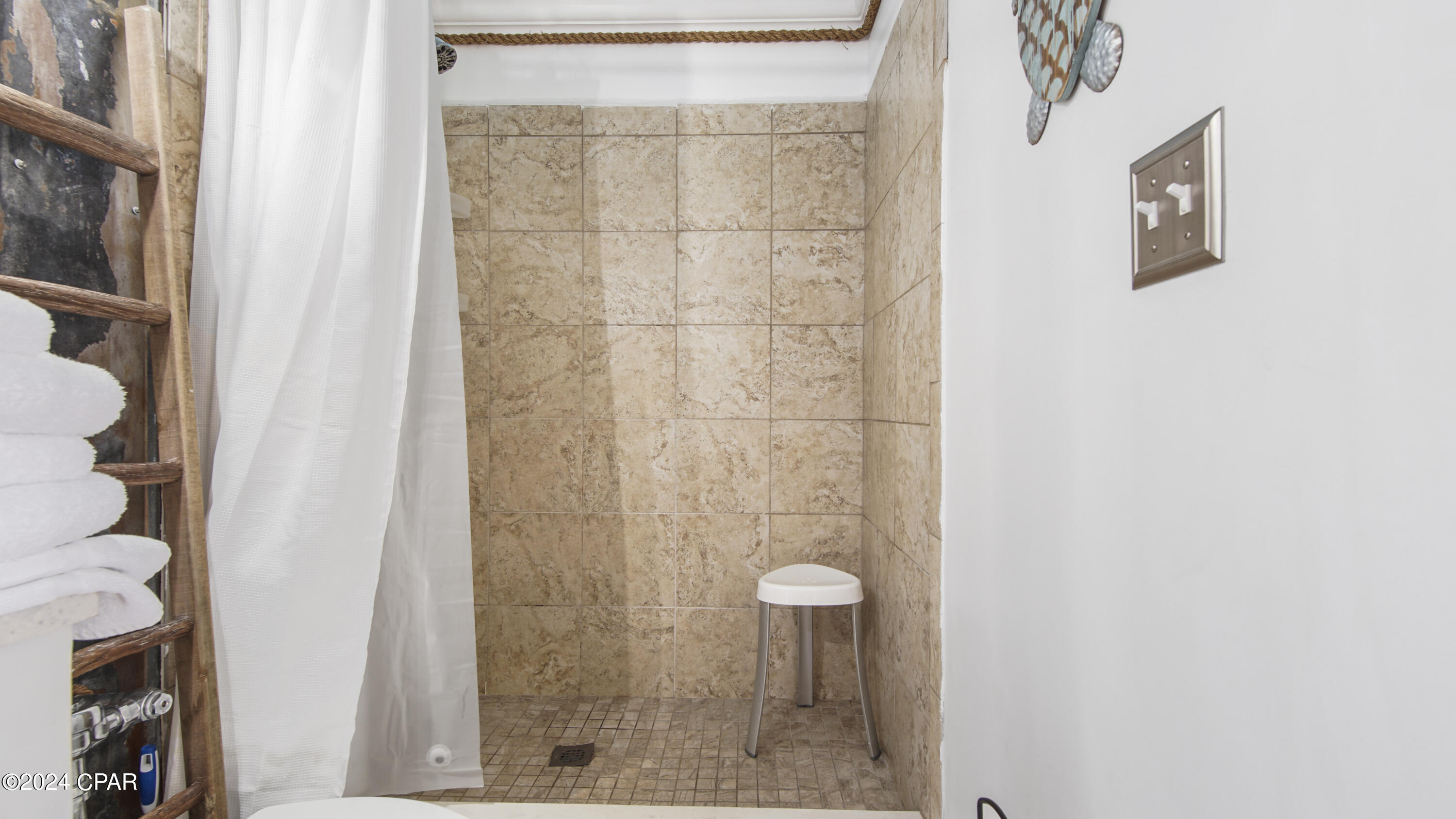 Fontainebleau Terrace - Residential