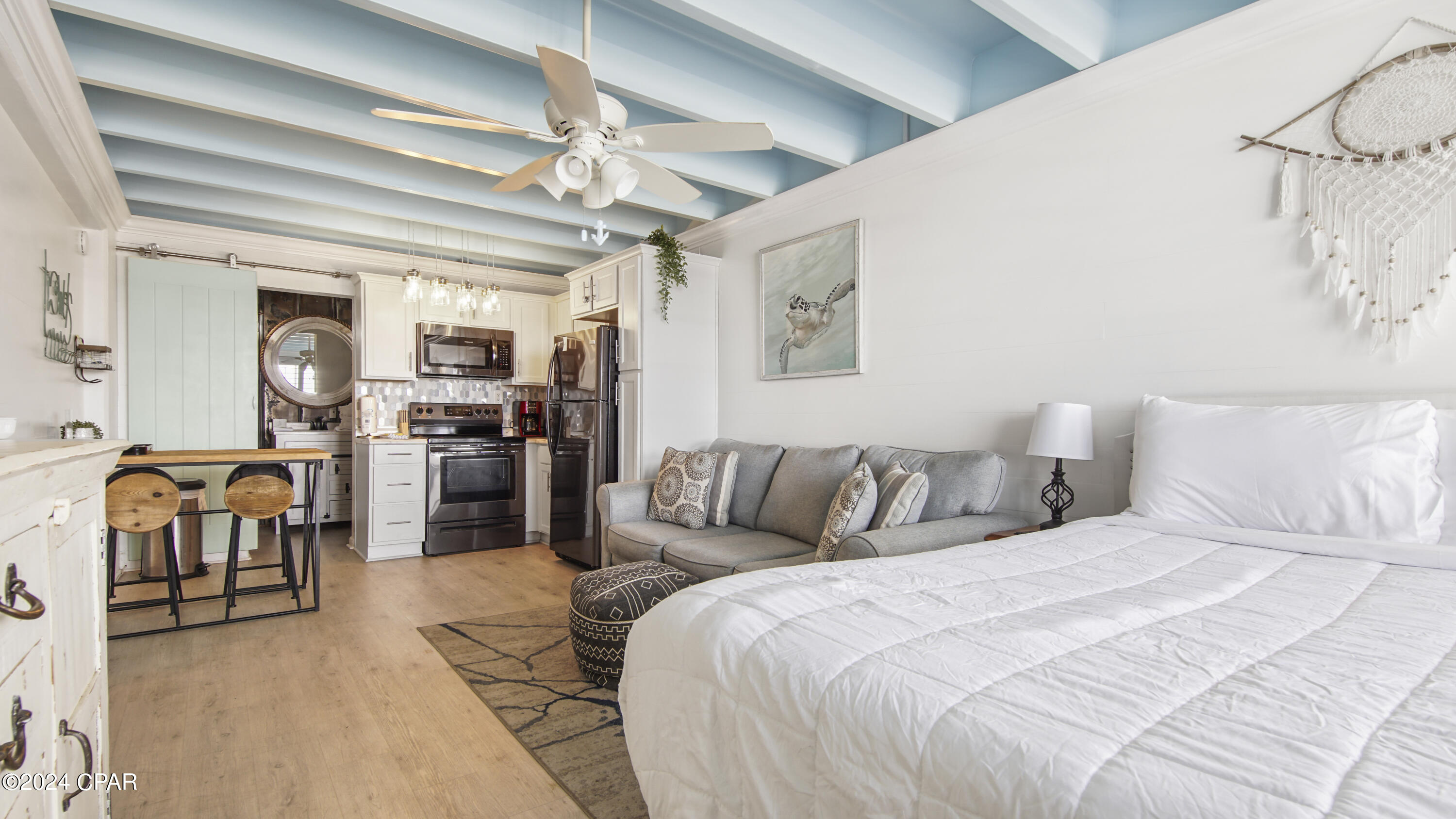 Fontainebleau Terrace - Residential