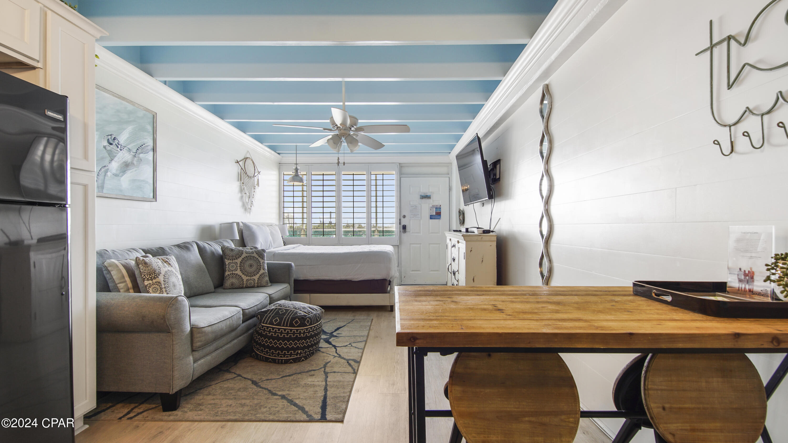 Fontainebleau Terrace - Residential