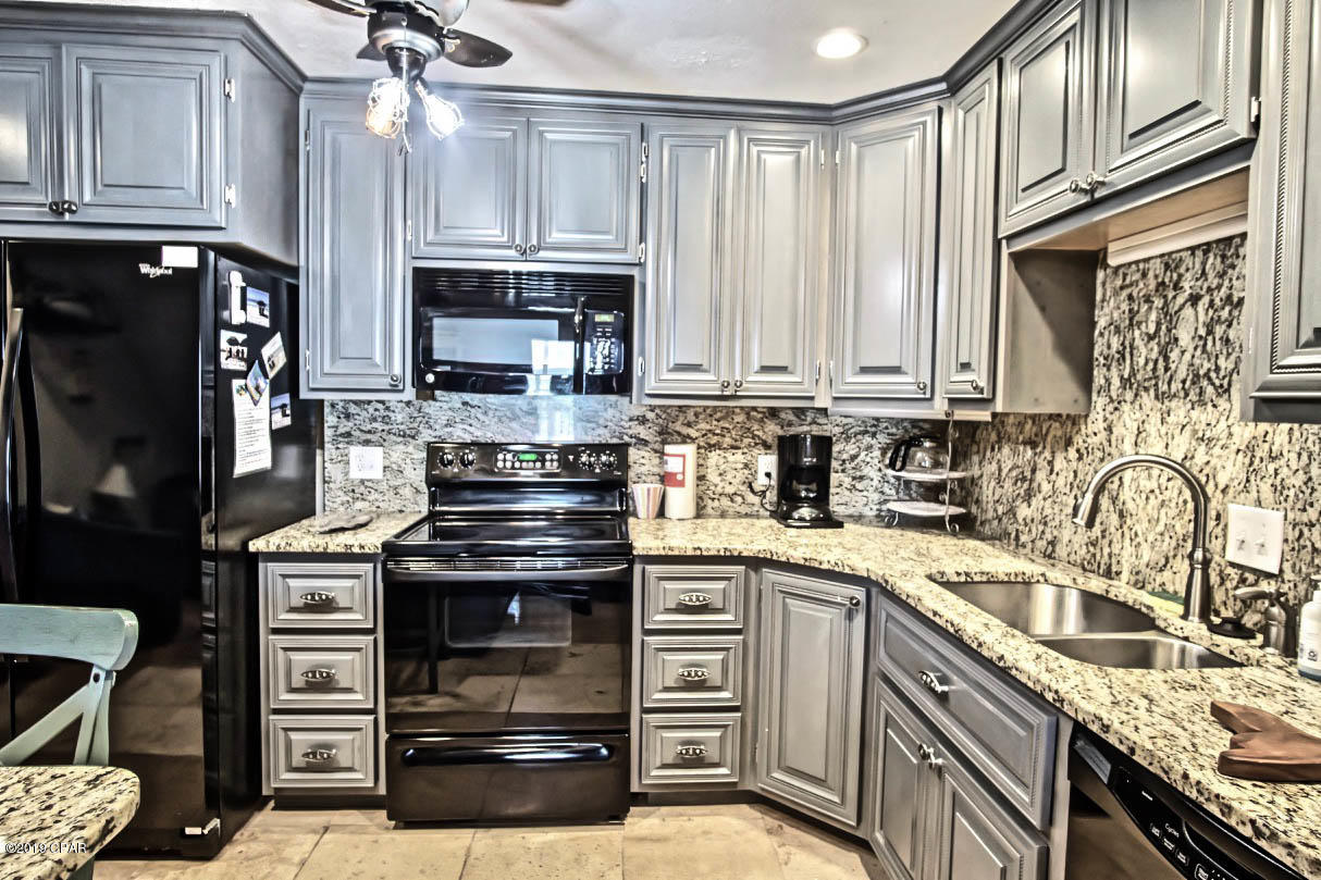 Harbur Arms Condo. - Residential