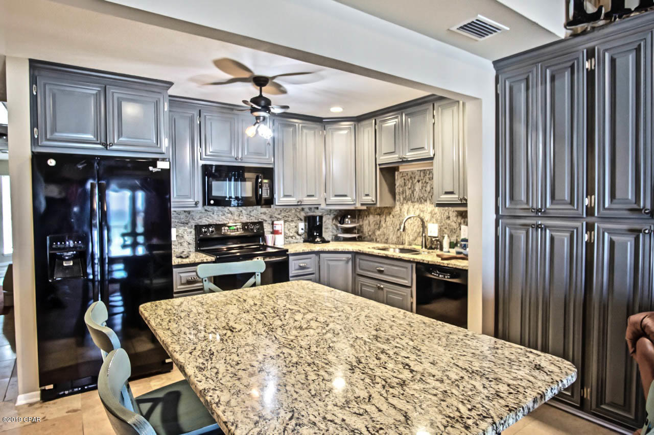 Harbur Arms Condo. - Residential