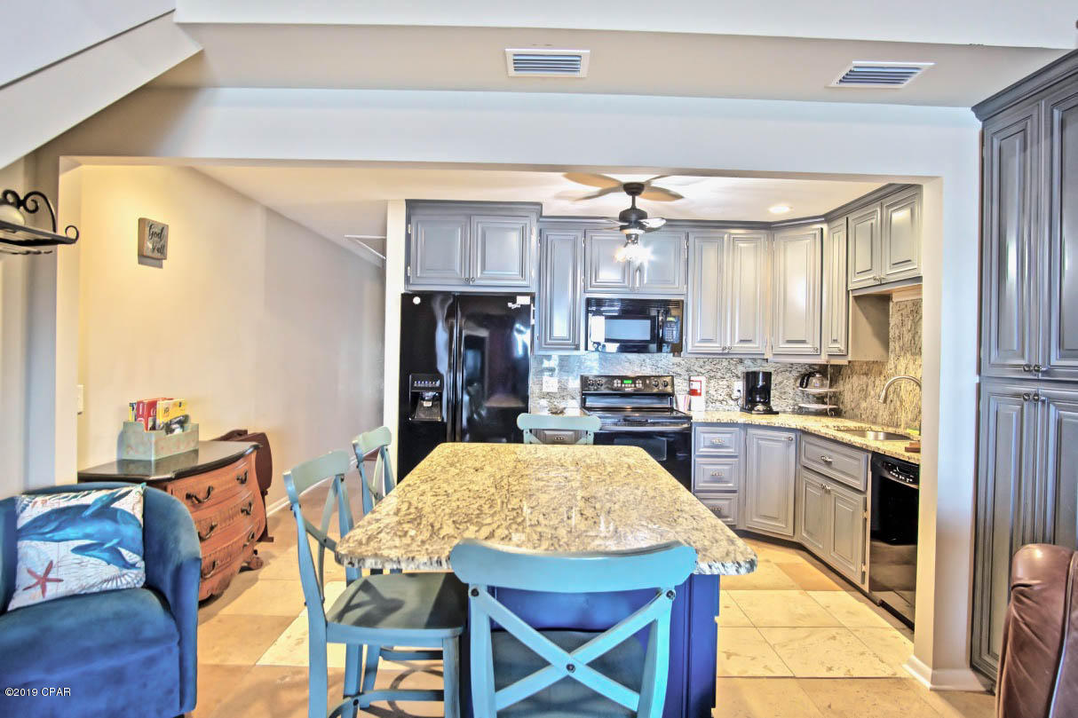 Harbur Arms Condo. - Residential