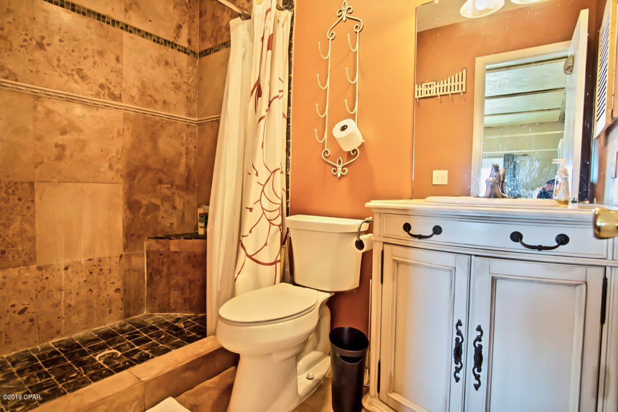 Harbur Arms Condo. - Residential