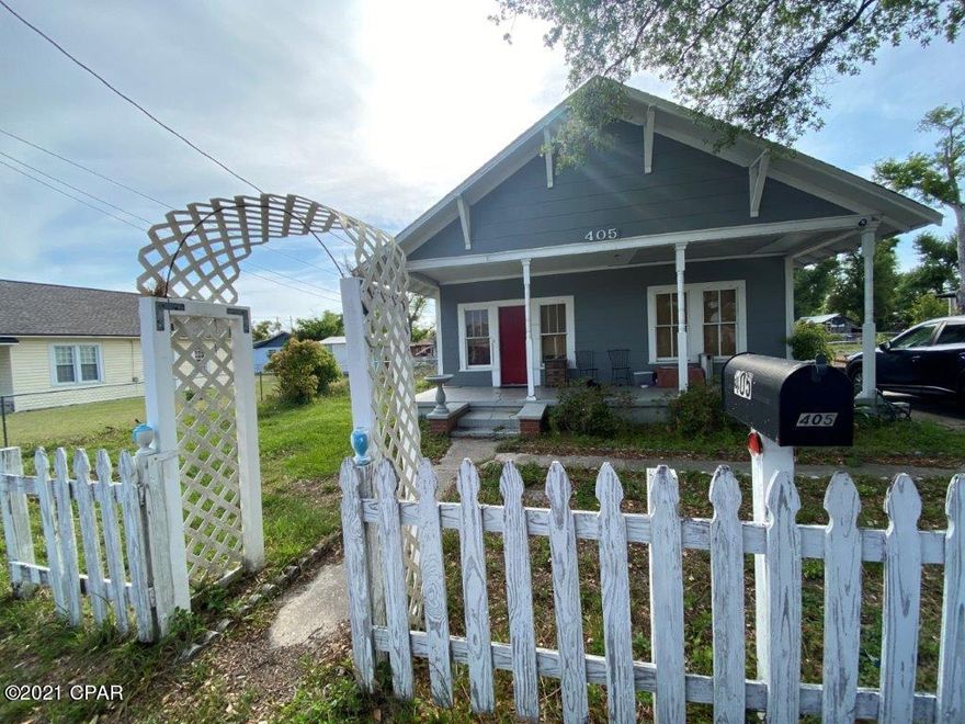 405 N Center Ave

Panama City, FL 32401

2 bed, 1 bath, 1,414 sq. ft.

Built in 1945 on 0.498 acre lot

Here's Your Next FLIP! 



Check out this 2 bedroom 1 bath house in Panama City close to the downtown area on almost half an acre of land! This house had previously been damaged by hurricane Michael, and although it does not need a complete gut, it could use a substantial amount of TLC to reach it's top shape!



The roof is currently tarped, and has slight water damage to some of the sheetrock. It could use a Kitchen and Bath update, some painting and probably new floors as well. This house has so much potential for the right investor!



PROPERTY IS OCCUPIED – DO NOT DISTURB