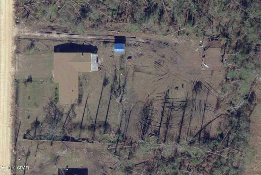 Investors/builders, this 1.25 acre lot is perfect for either new construction or a total remodel.