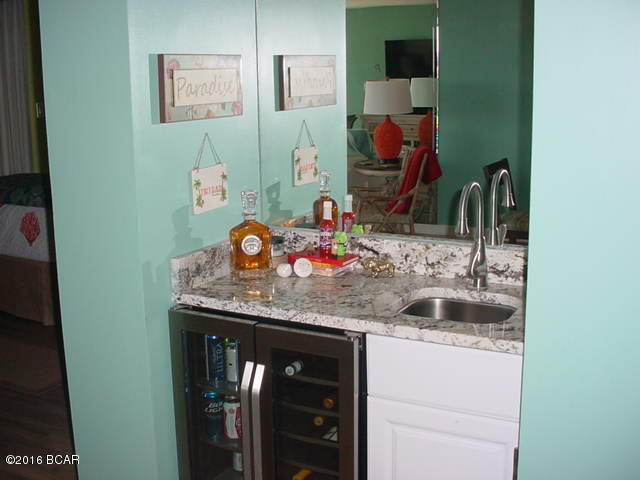 Lagoon Towers Phase I - Residential