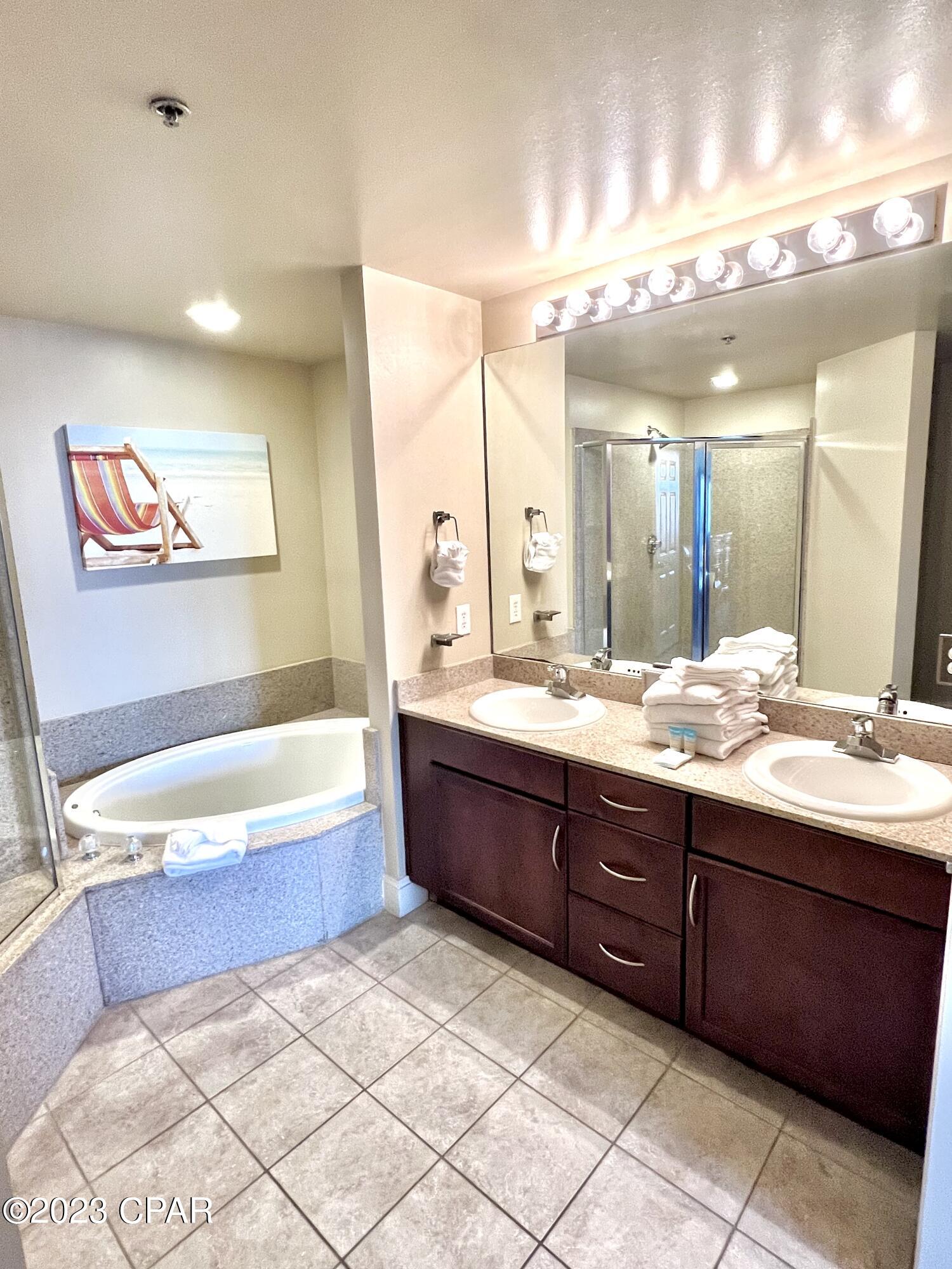 Laketown Wharf - Residential