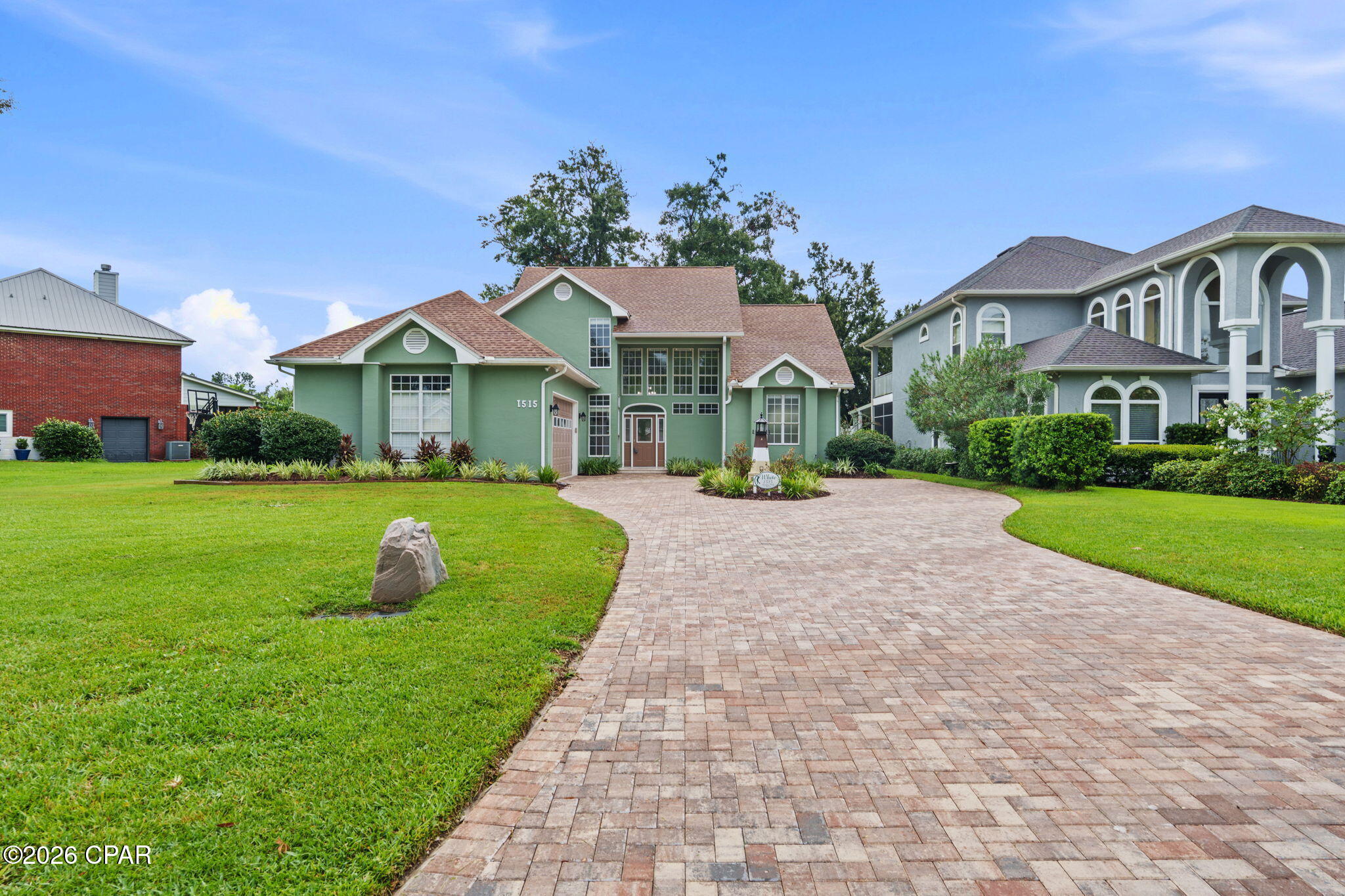 1515 Country Club Drive