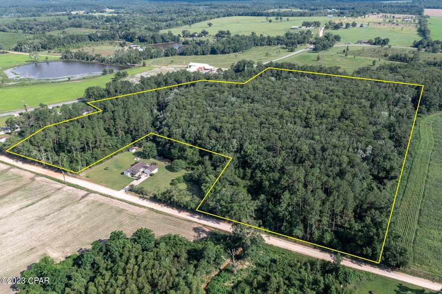 Let your creativity fly with this 23+/- acre parcel of gorgeous land! Whether it's for recreational purposes or to build your dream home, this property is ready for you! This rare find has frontage on Hwy 173 and Robert Murphy Road, located a short drive to Bonifay and Graceville.