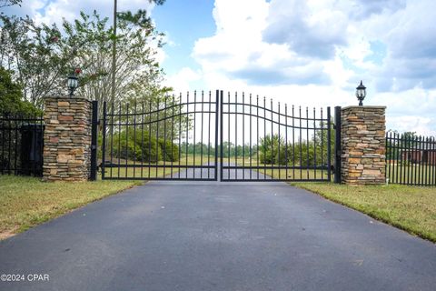 A home in Marianna