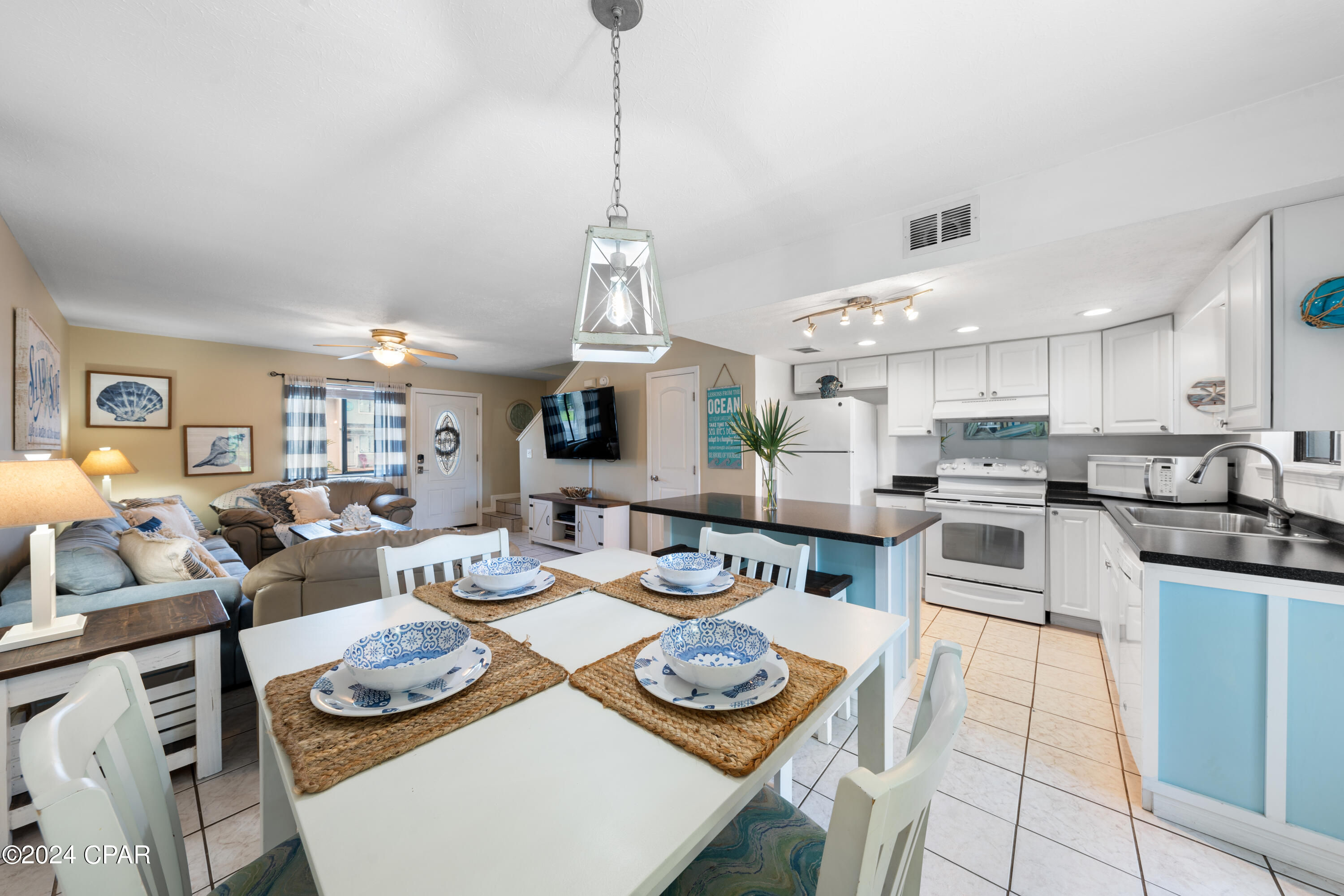 Panama City Beach, Florida 32407, United States, 2 Bedrooms Bedrooms, ,1 BathroomBathrooms,Residential,Pending,56924