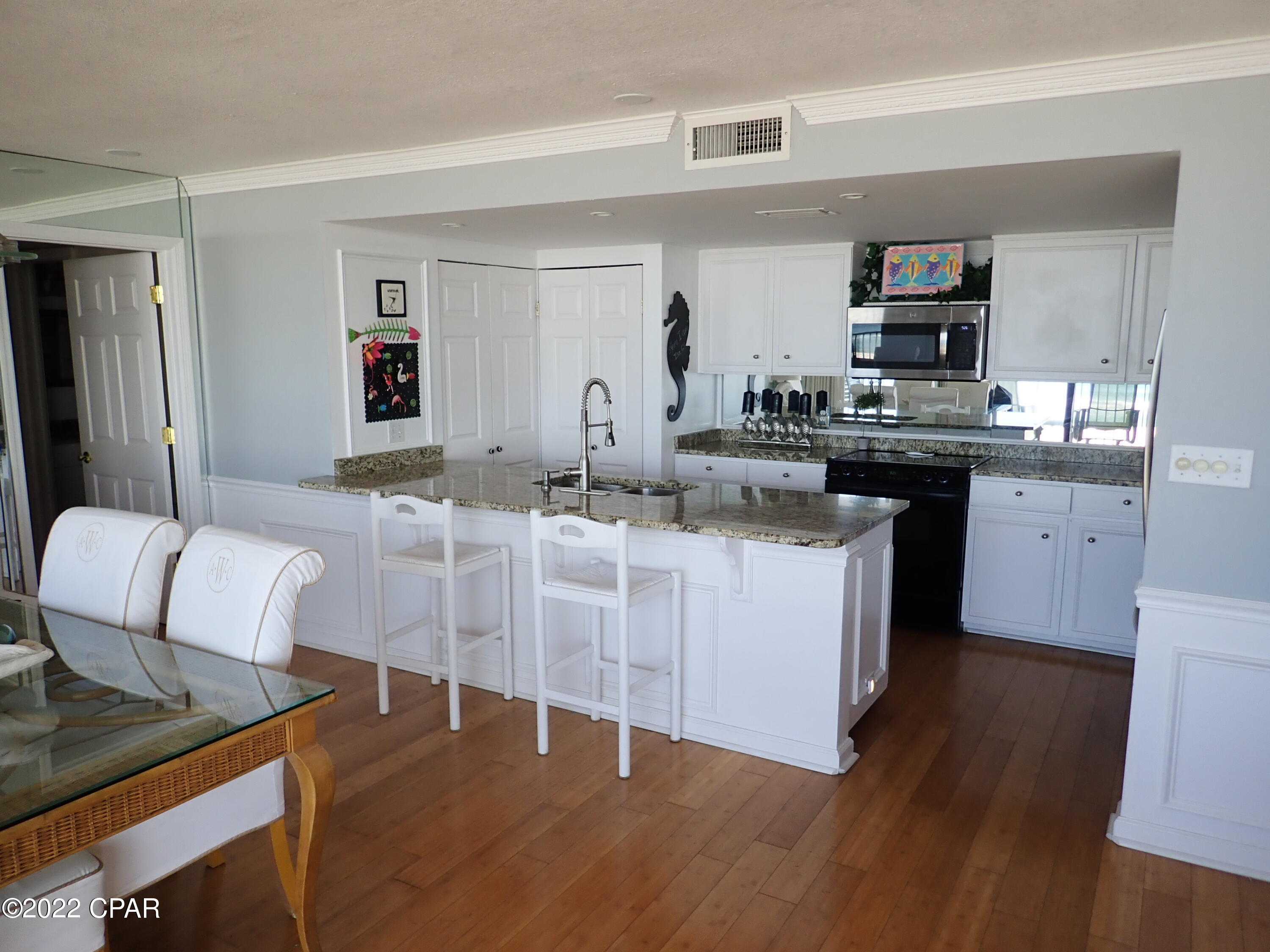 Seachase Condo - Residential