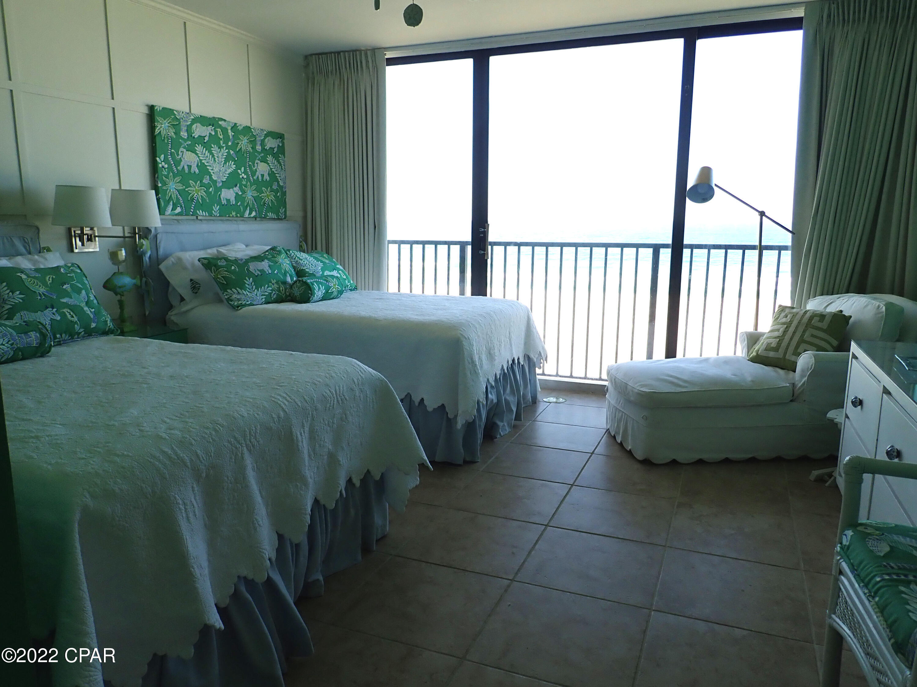 Seachase Condo - Residential