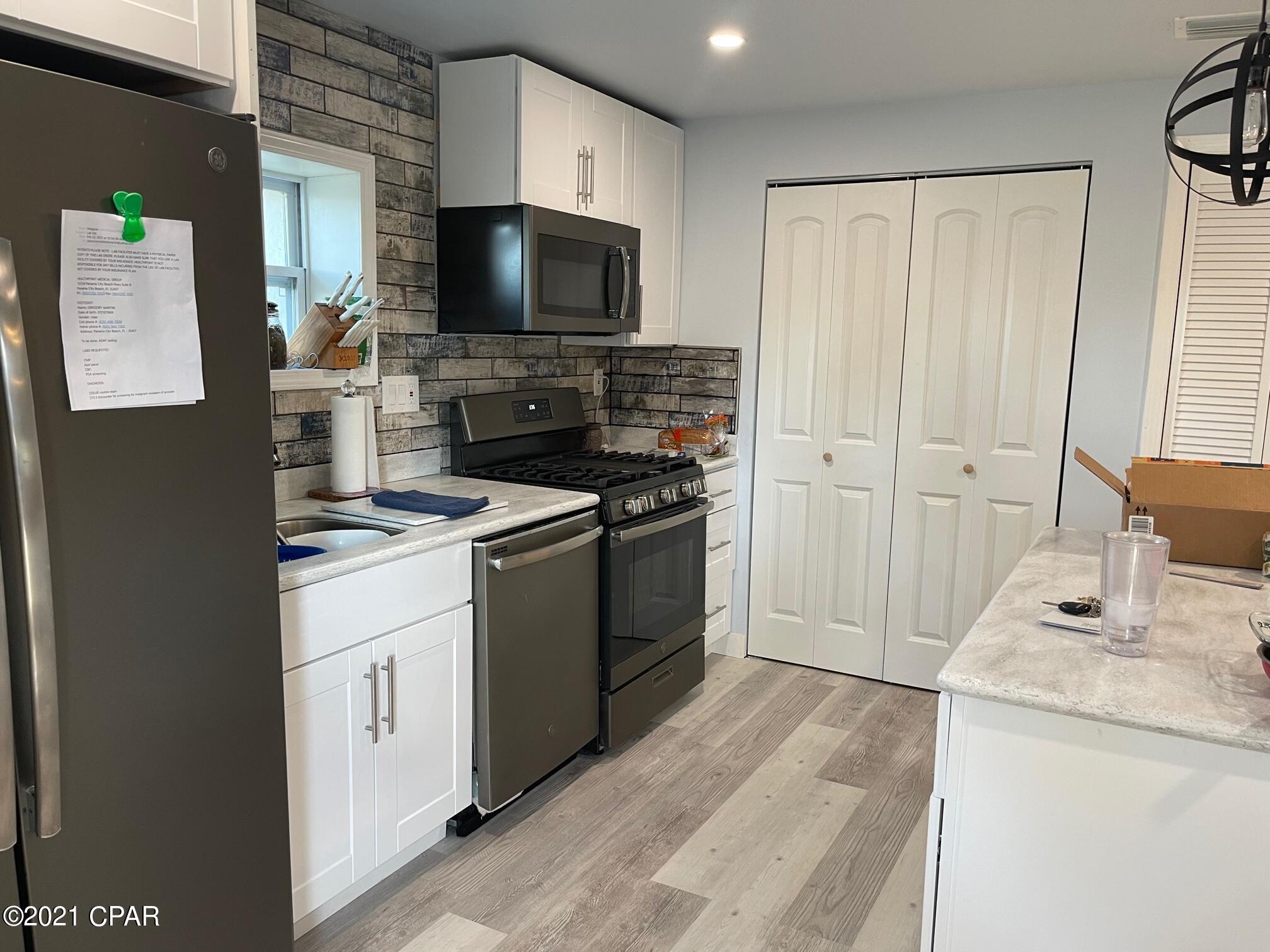 [No Recorded Subdiv] - Residential