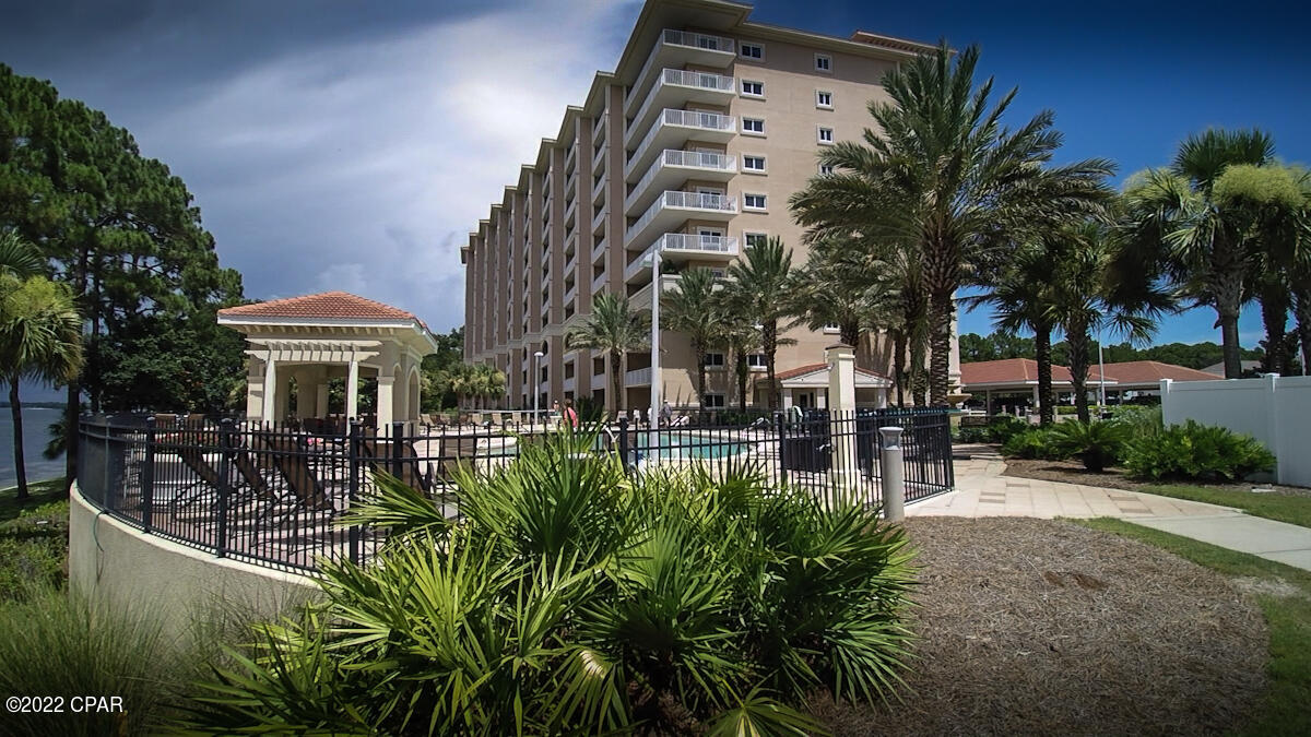 Magnolia Bay Club - Residential