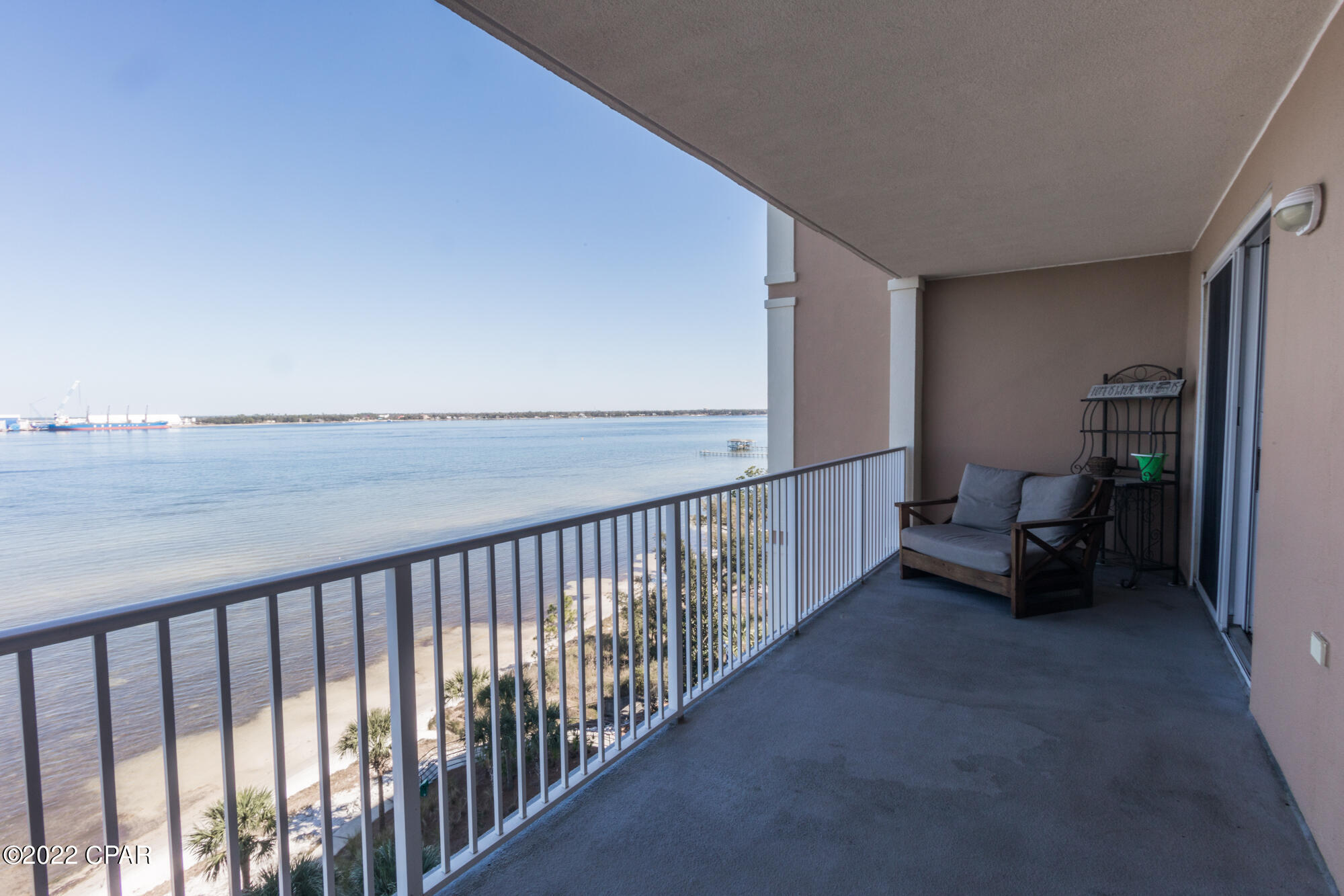 Magnolia Bay Club - Residential