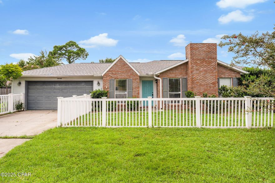 CURRENTLY UNDER CONTRACT, SELLER WILL CONSIDER BACKUP OFFERS
Low maintenance brick/vinyl exterior. Three bedroom, 2 bathroom and   2-car garage, small easy-care yard just perfect for gardening and pets; plus, lots of extras you wouldn't expect: cathedral ceiling in family room, cozy brick fireplace, granite countertops in kitchen, beautiful tile shower in the master suite. Super-convenient location on a corner lot in Northshore between SweetBay/Venetian Villa and Lynn Haven.