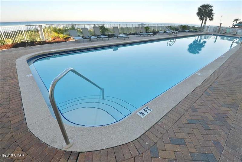 Twin Palms Resort - Residential