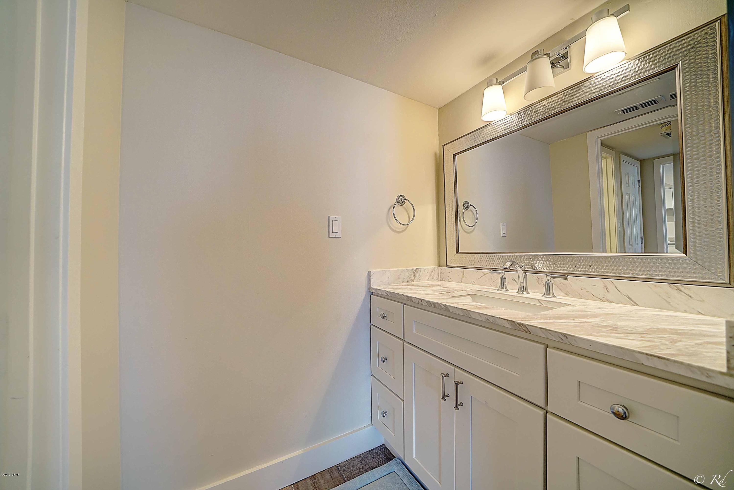 Lagoon Towers Phase I - Residential