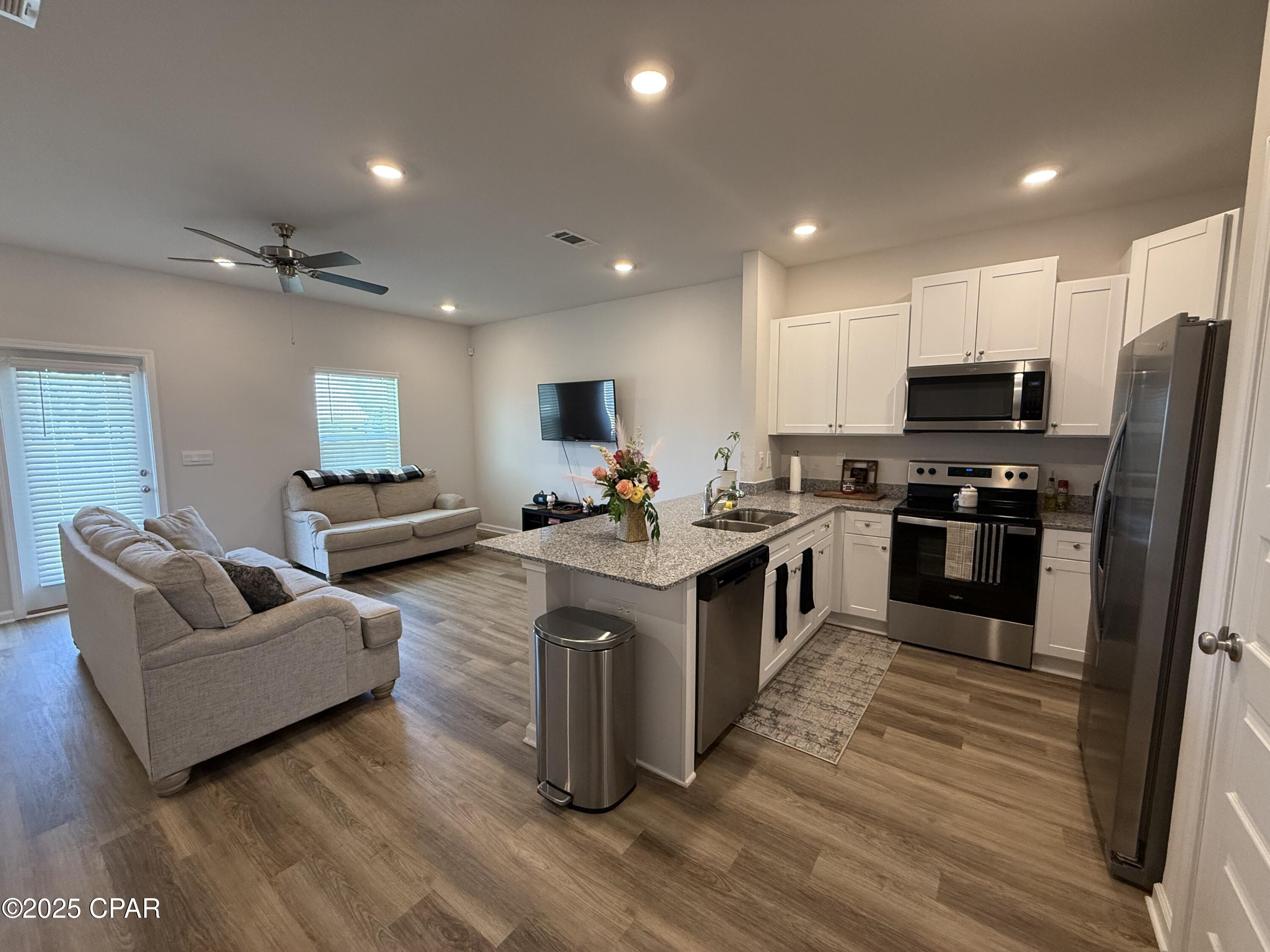 Jakes Landing - Residential Lease