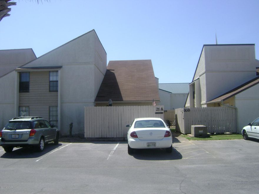 LOFT UNIT NEAR LAUNDRY.  TILE ON LOWER FLOOR.  W/W CARPET ON UPPER LEVEL BEDROOM AND MASTER BATH HAS TILE.  BEING SOLD FURNISHED, READY TO USE OR RENT.  SQUARE FEET AND ROOM SIZE ARE APPROXIMATE, BUYER SHOULD VERIFY IF IMPORTANT.  COMPLEX HAS POOLS, TENNIS AND MIN GOLF. CLOSE TO PIER PARK SHOPPING CENTER.