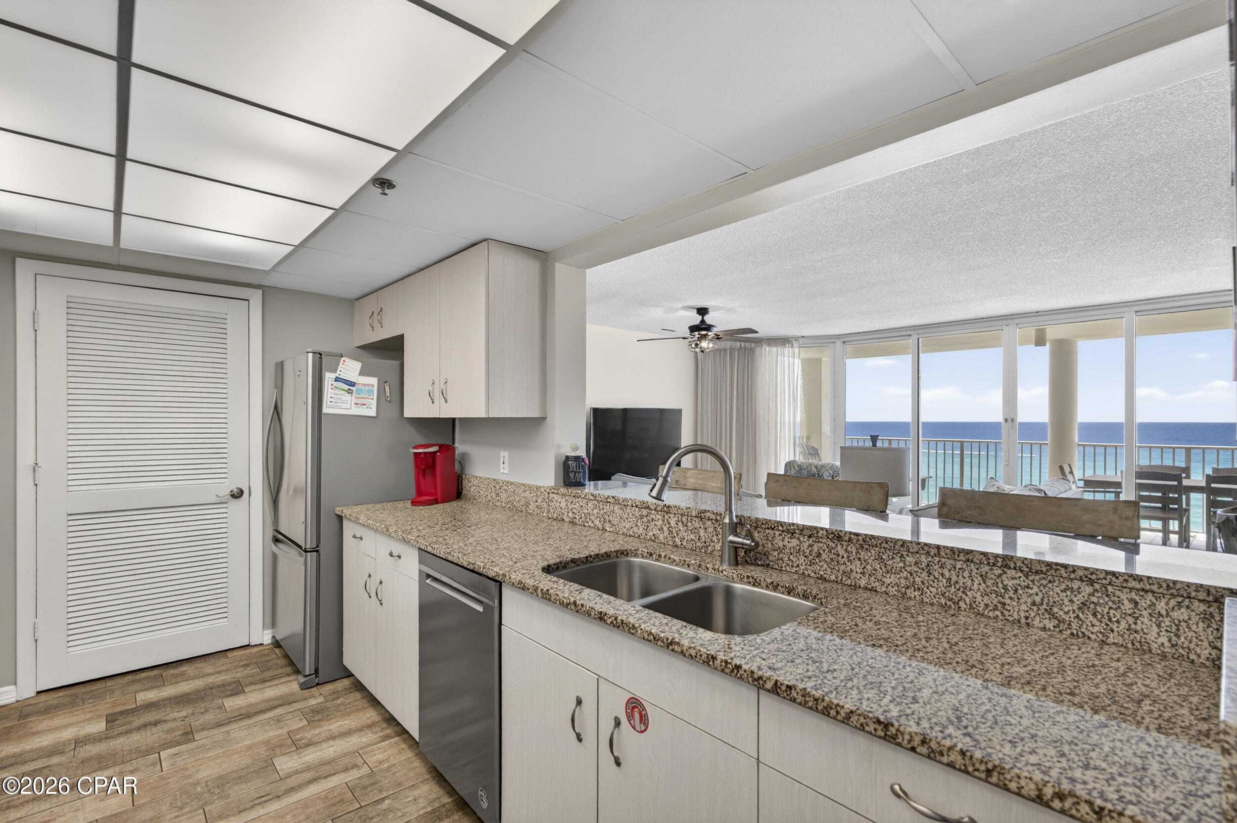 Long Beach Towers III - Residential
