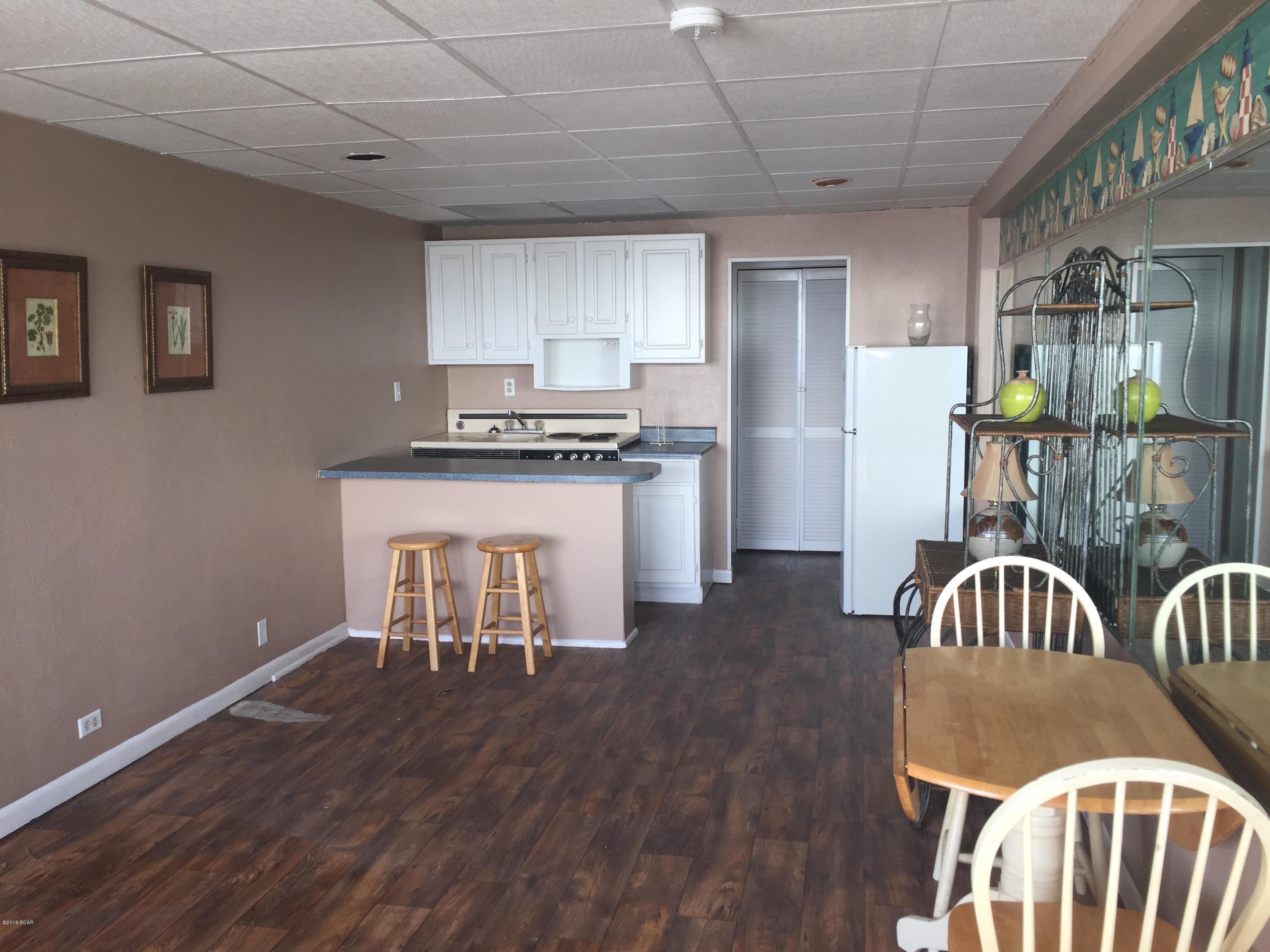 Fontainebleau Terrace - Residential