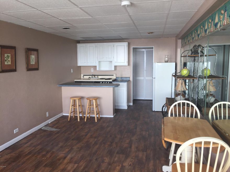 IF YOU ARE LOOKING FOR AN EFFICIENCY ON THE BEACH.  THIS IS IT.  LOWEST PRICED CONDO ON BEACH.  ALL UTILITIES ARE INCLUDED IN ASSOCIATION DUES. BUILDING IS PRESENTLY BEING RENOVATED.  VERY LITTLE UPKEEP. JUST ENJOY THE BEACH WHICH IS ONLY A FEW STEPS AWAY.  INDOOR POOL, COVERED DECK AND 1 OPEN DECK.