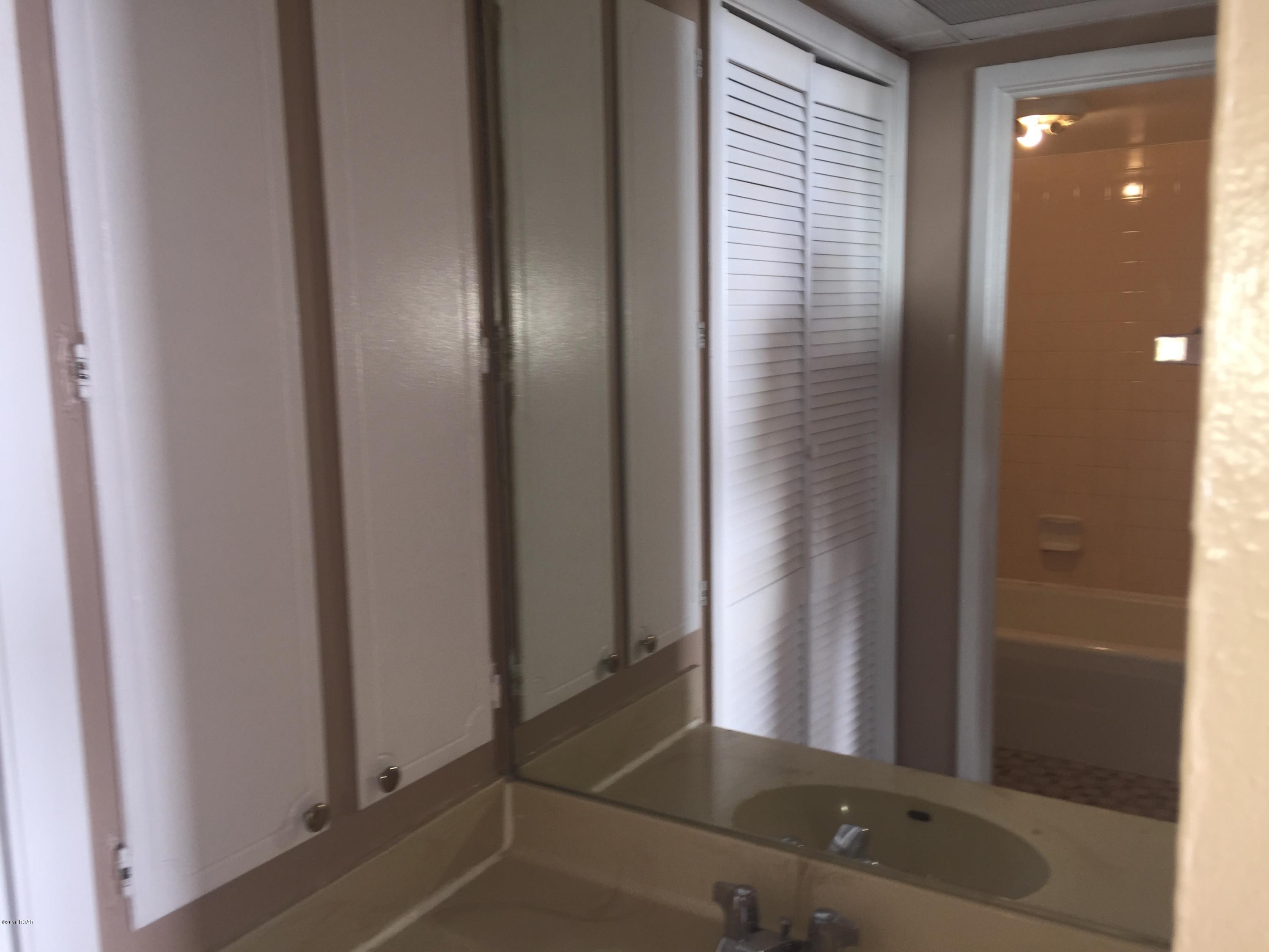 Fontainebleau Terrace - Residential