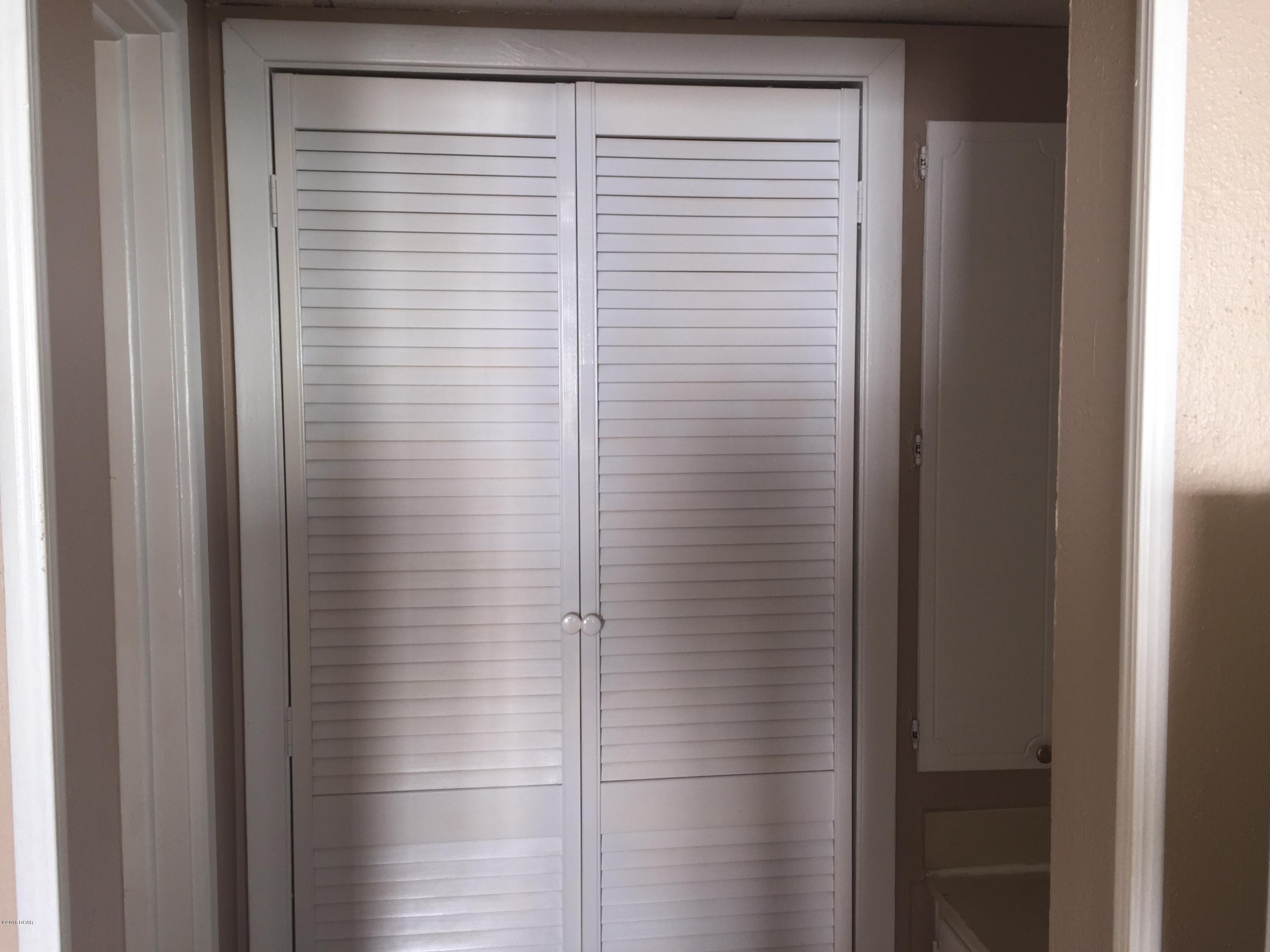 Fontainebleau Terrace - Residential