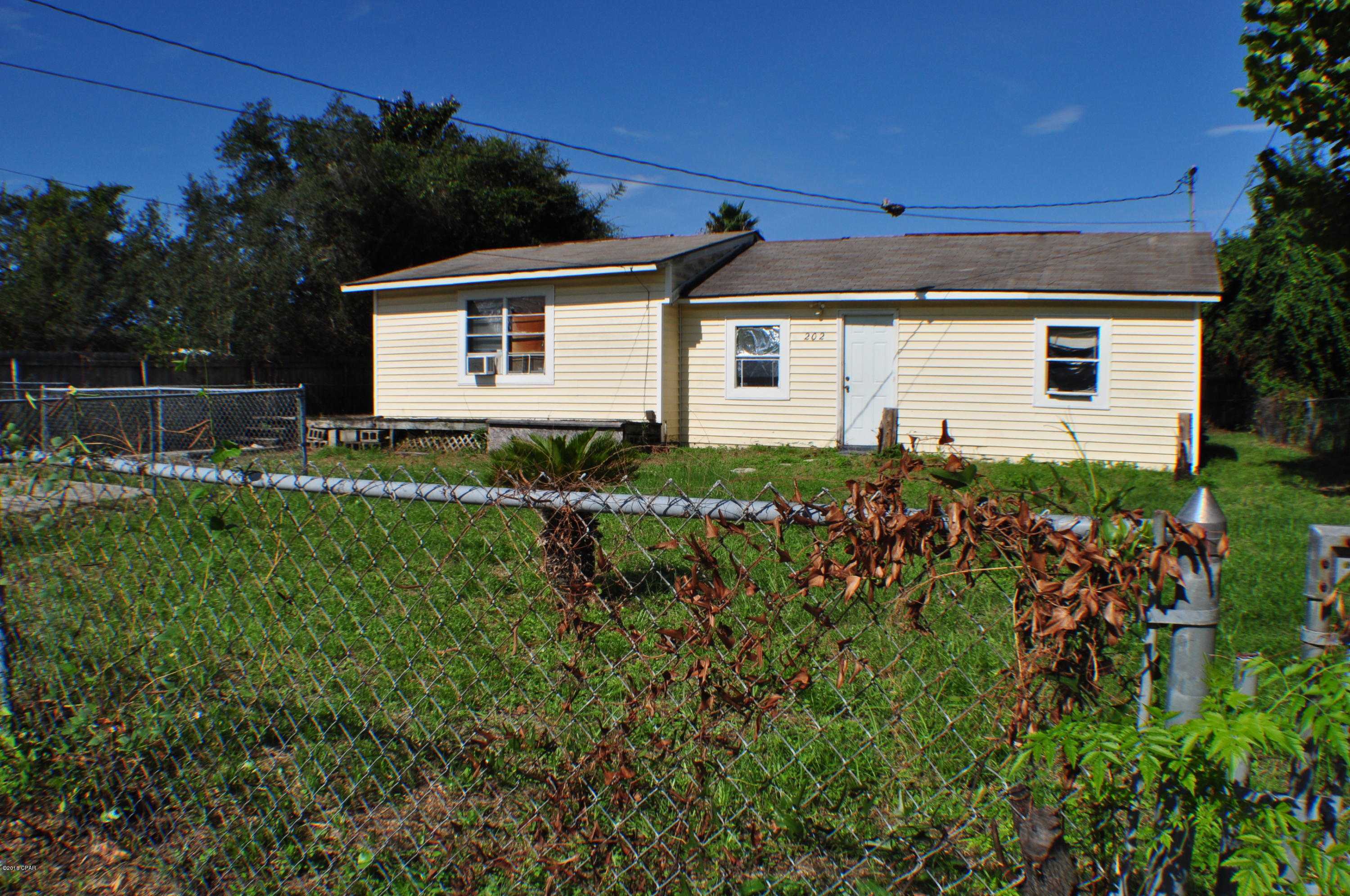 Bahama Heights - Land