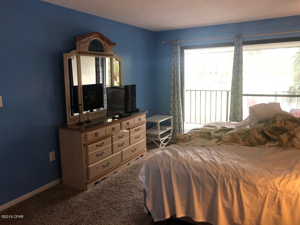 Edgewater Golf Villas V-B - Residential