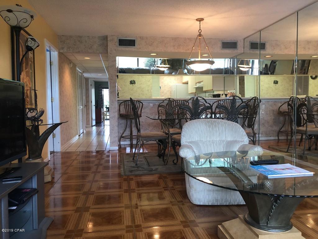 Edgewater Golf Villas V-B - Residential