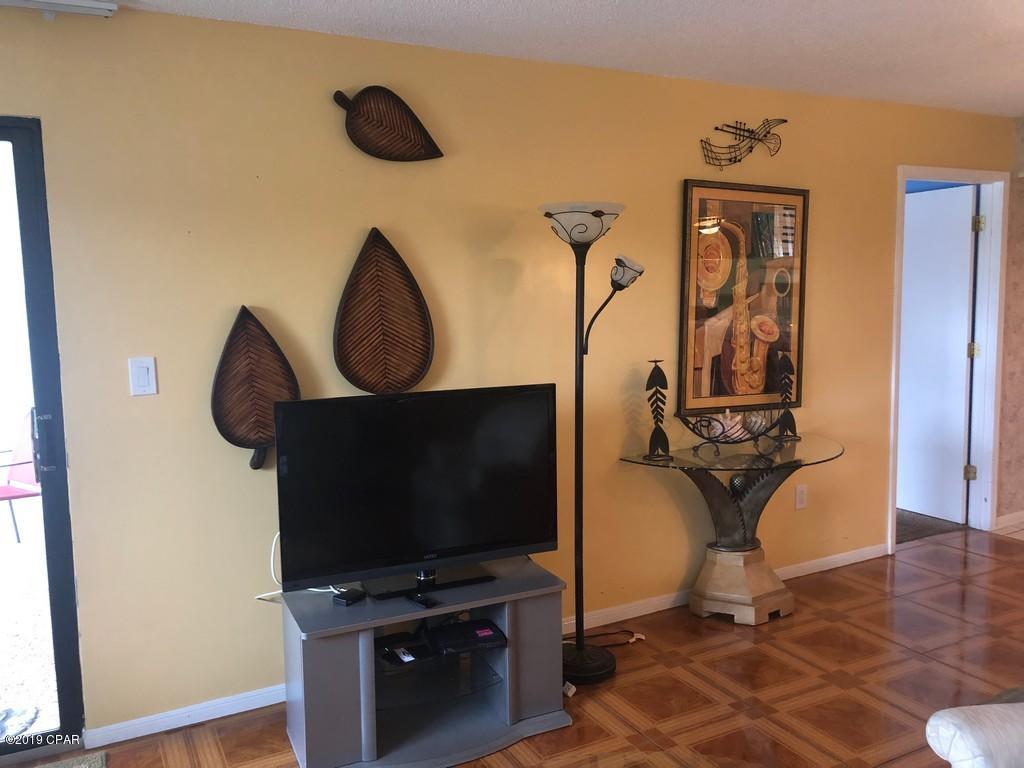 Edgewater Golf Villas V-B - Residential