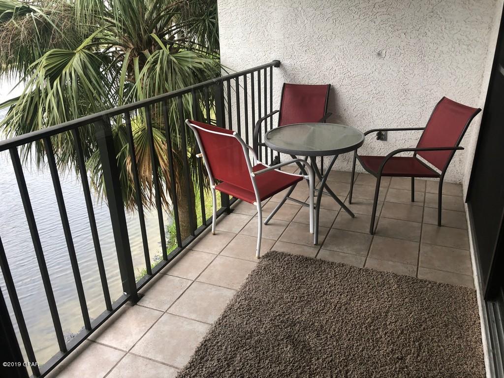 Edgewater Golf Villas V-B - Residential