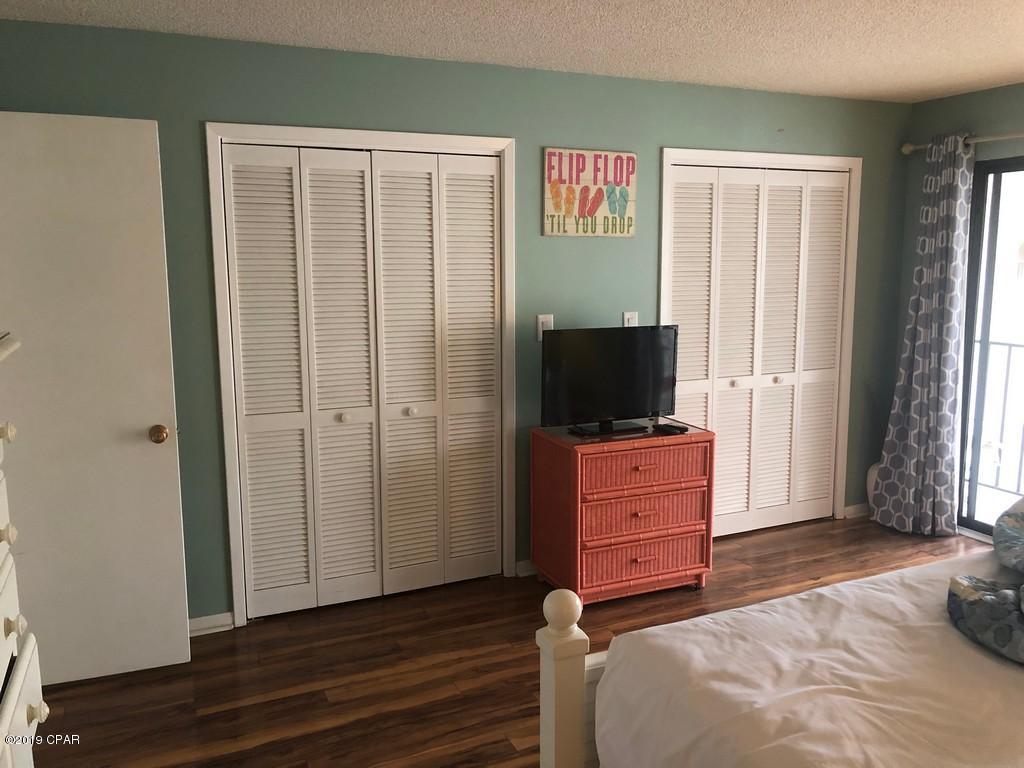 Edgewater Golf Villas V-B - Residential