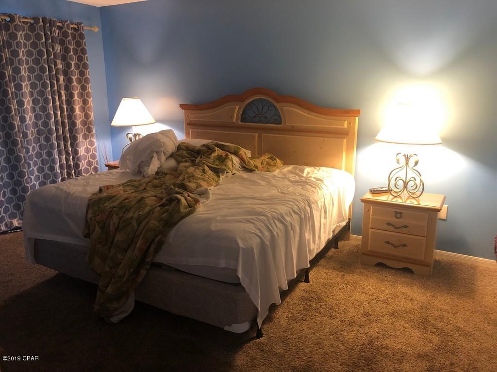 Edgewater Golf Villas V-B - Residential