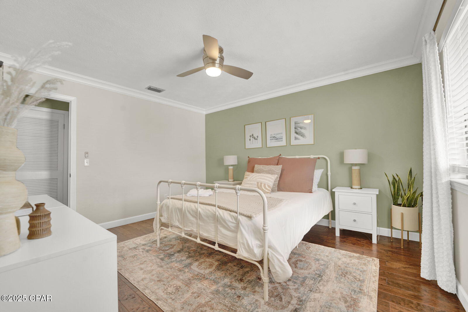 Laguna Beach Estates 1st Add - Residential