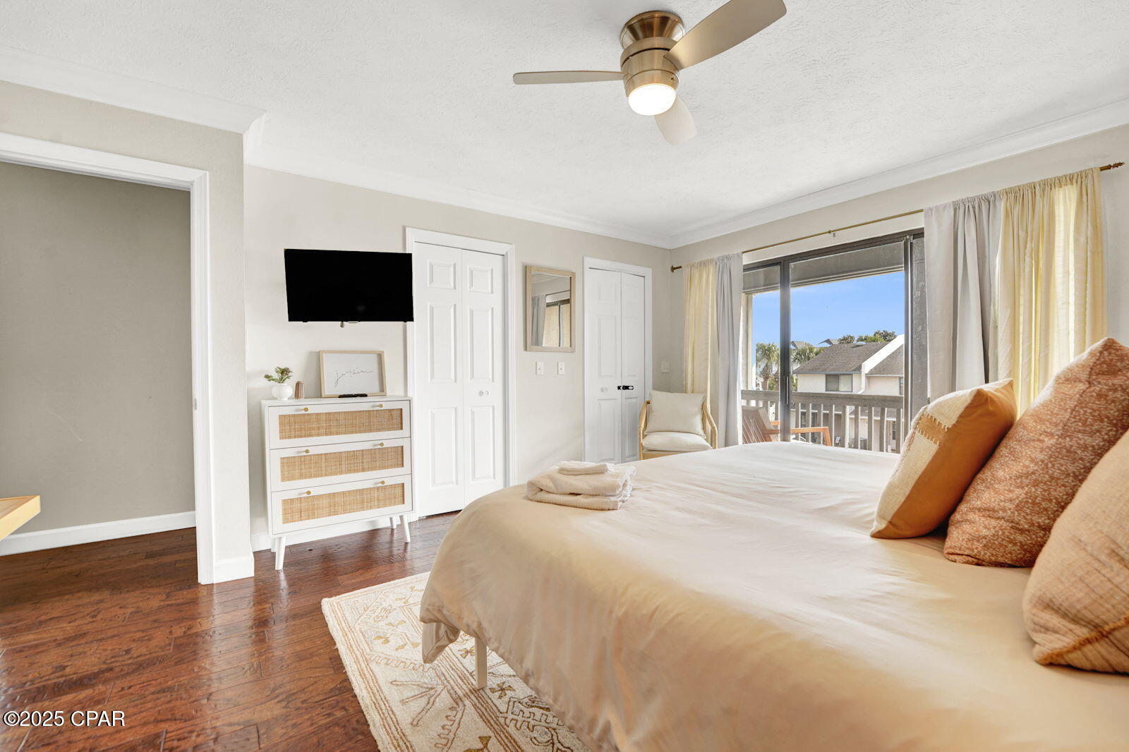 Laguna Beach Estates 1st Add - Residential