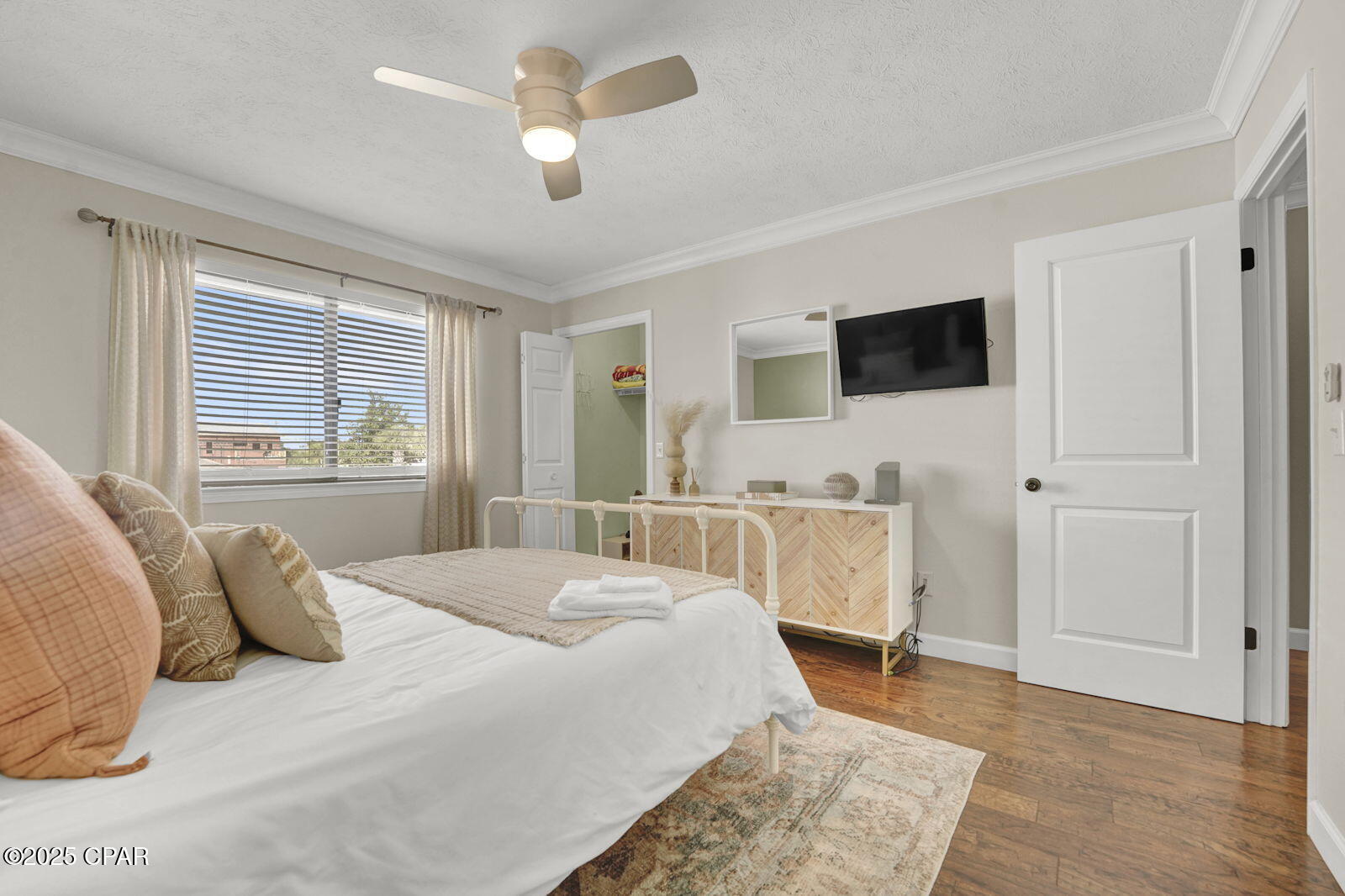 Laguna Beach Estates 1st Add - Residential