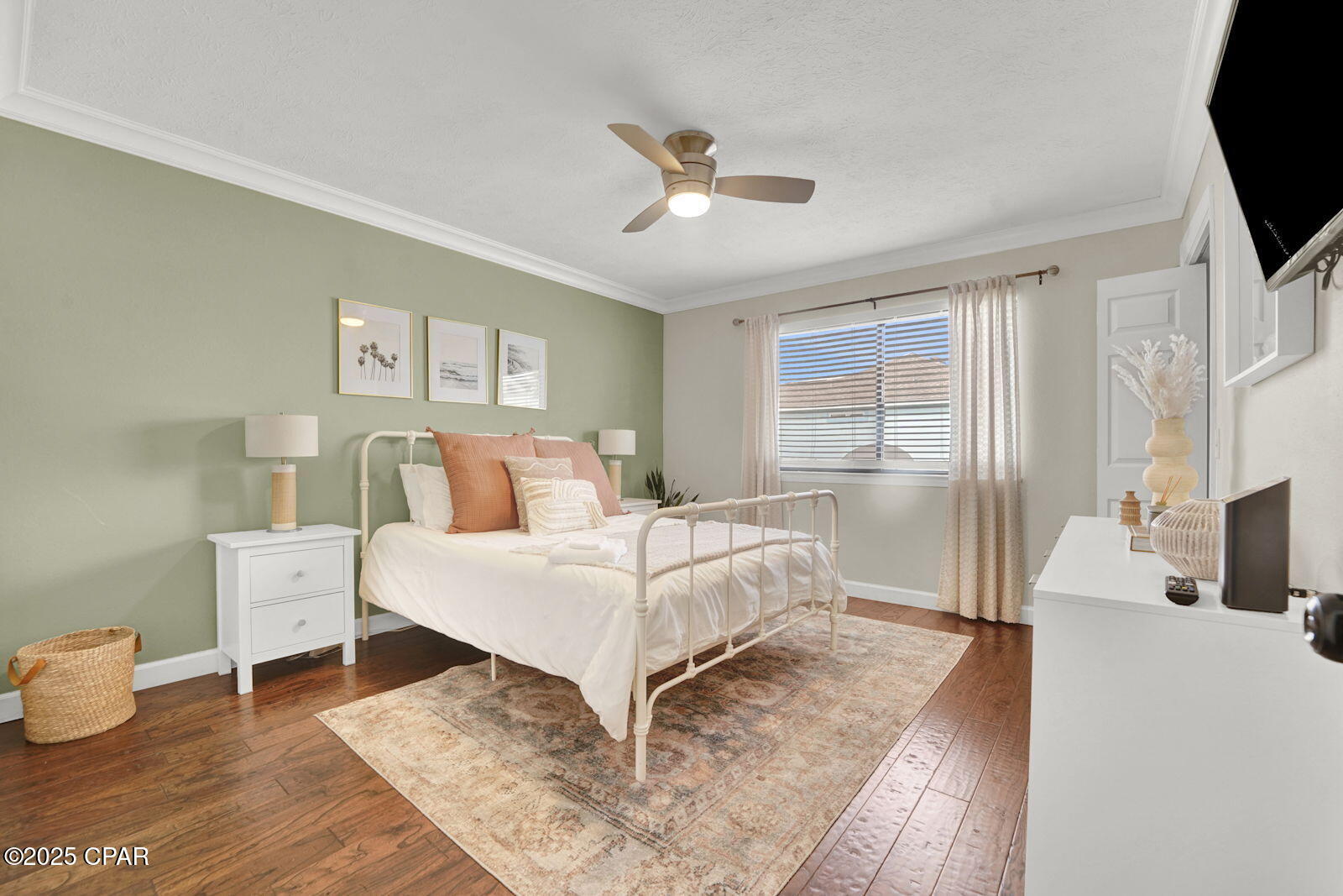 Laguna Beach Estates 1st Add - Residential